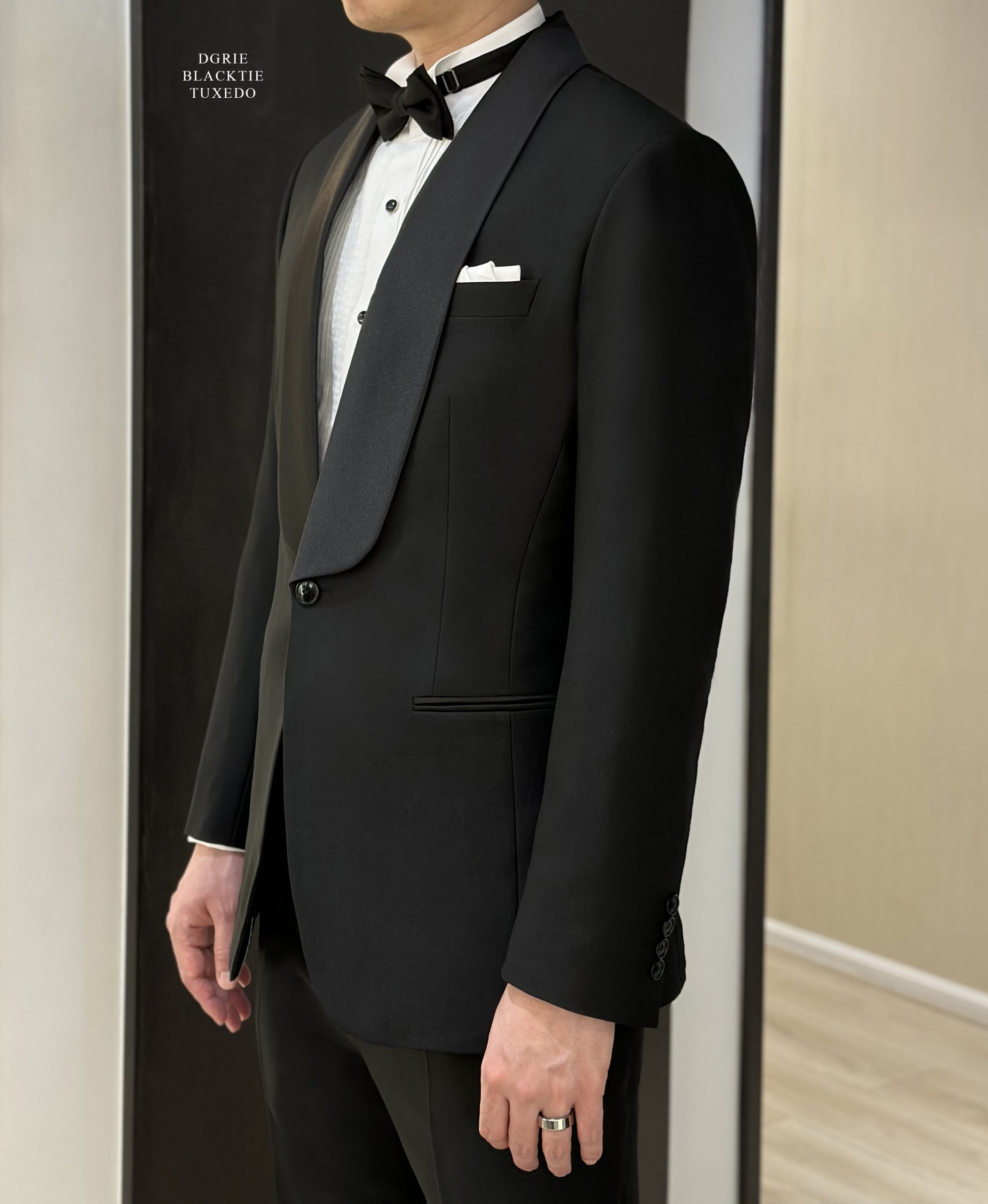 ตัดสูททักซิโด้ ตัดสูทแต่งงาน DGRIE BLACK SIGNATURE ROUND SHAWL LAPEL TUXEDO