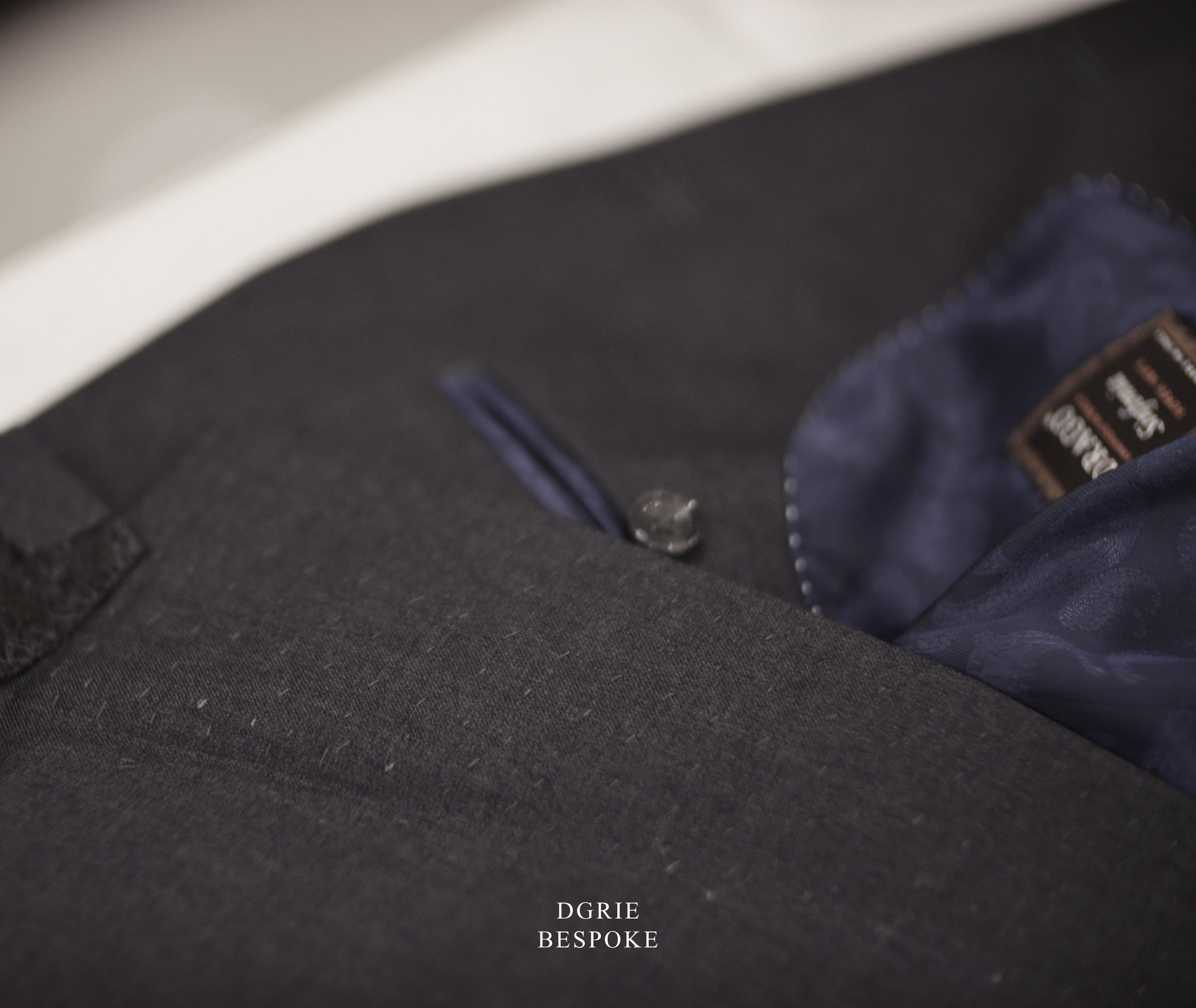 IMG_9555 copy ตัดสูทหางม้า สีเทา DGRIE DRAGO Mid Grey Classic Canvas Suits