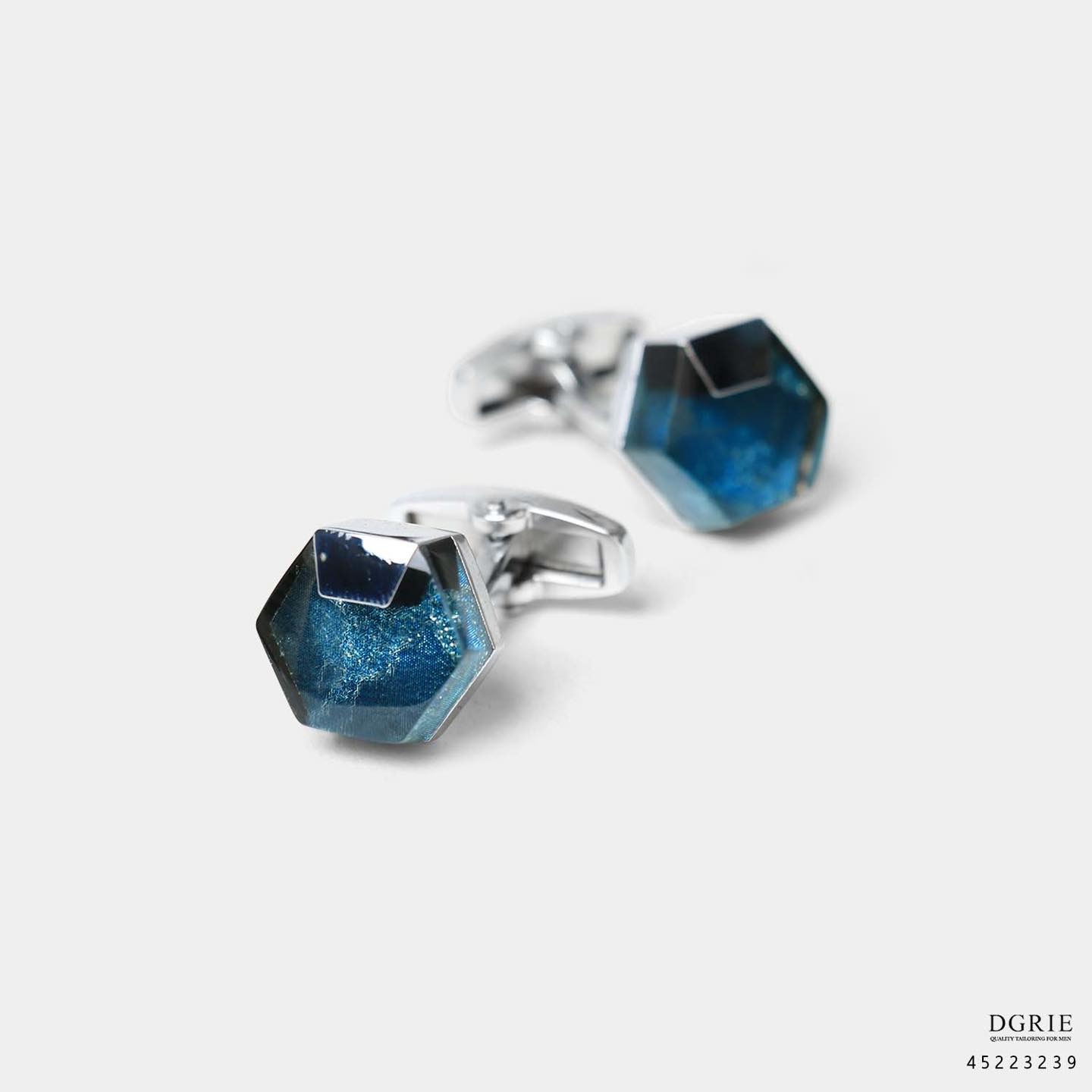 คัฟลิงค์ Charismatic of Aquamarine by Hexagon Cufflinks - DGRIE
