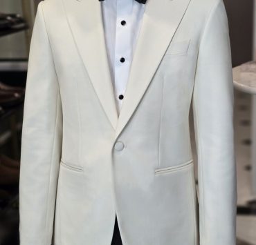 ตัดสูททักซิโด้ สีขาว DGRIE Ivory White Tuxedo Suits
