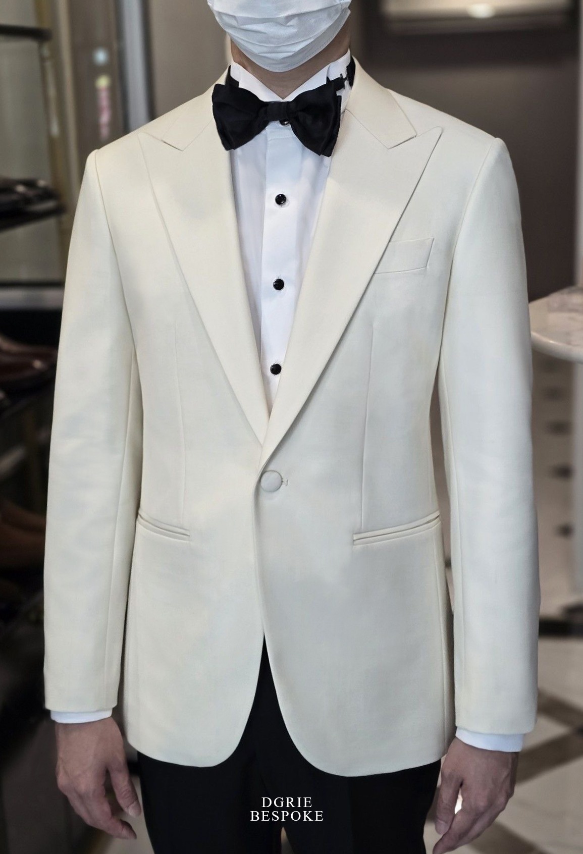 IMG_4838 copy ตัดสูททักซิโด้ สีขาว DGRIE Ivory White Tuxedo Suits