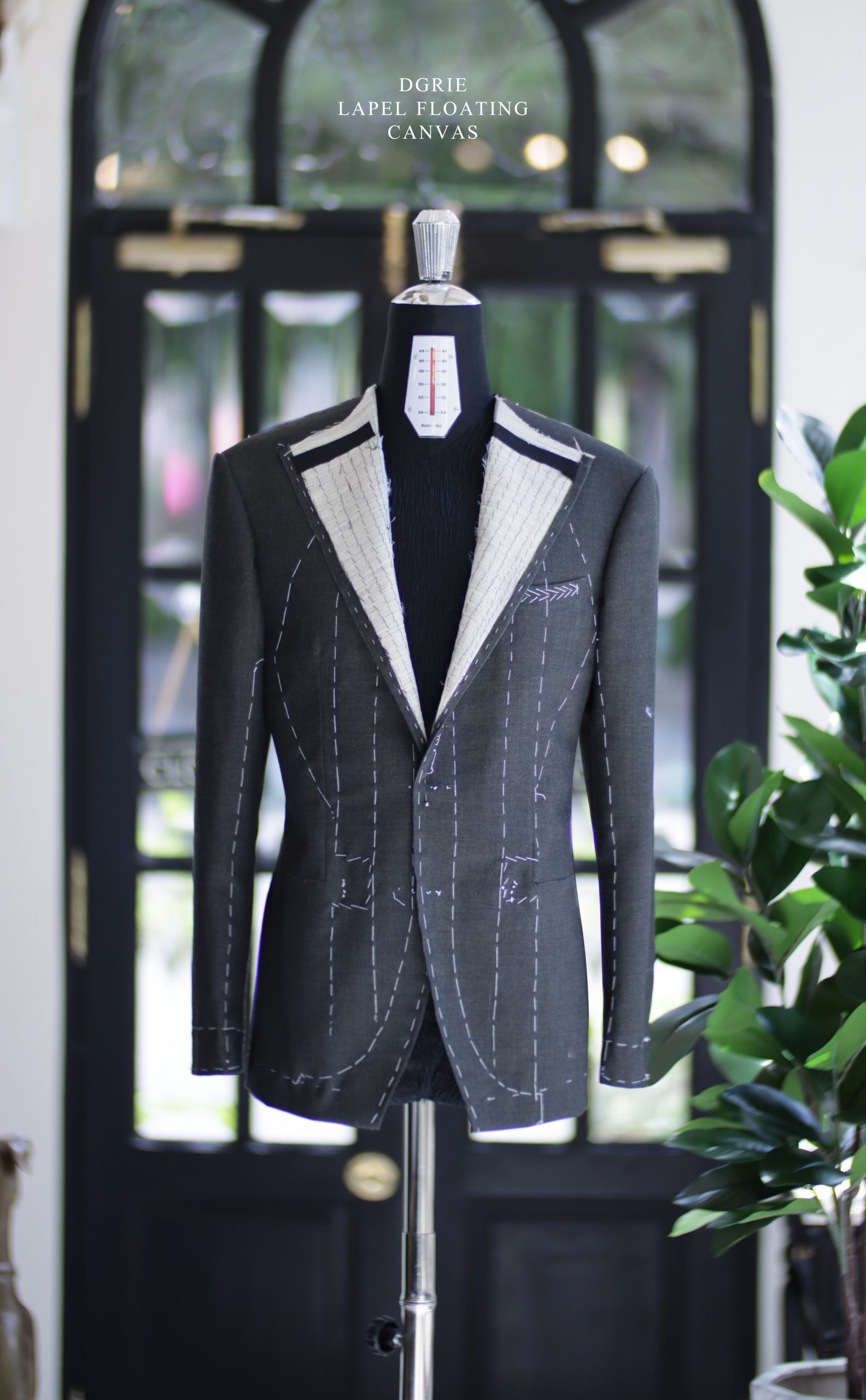 ตัดสูทหางม้า Full Lapel Canvas Construction Suit