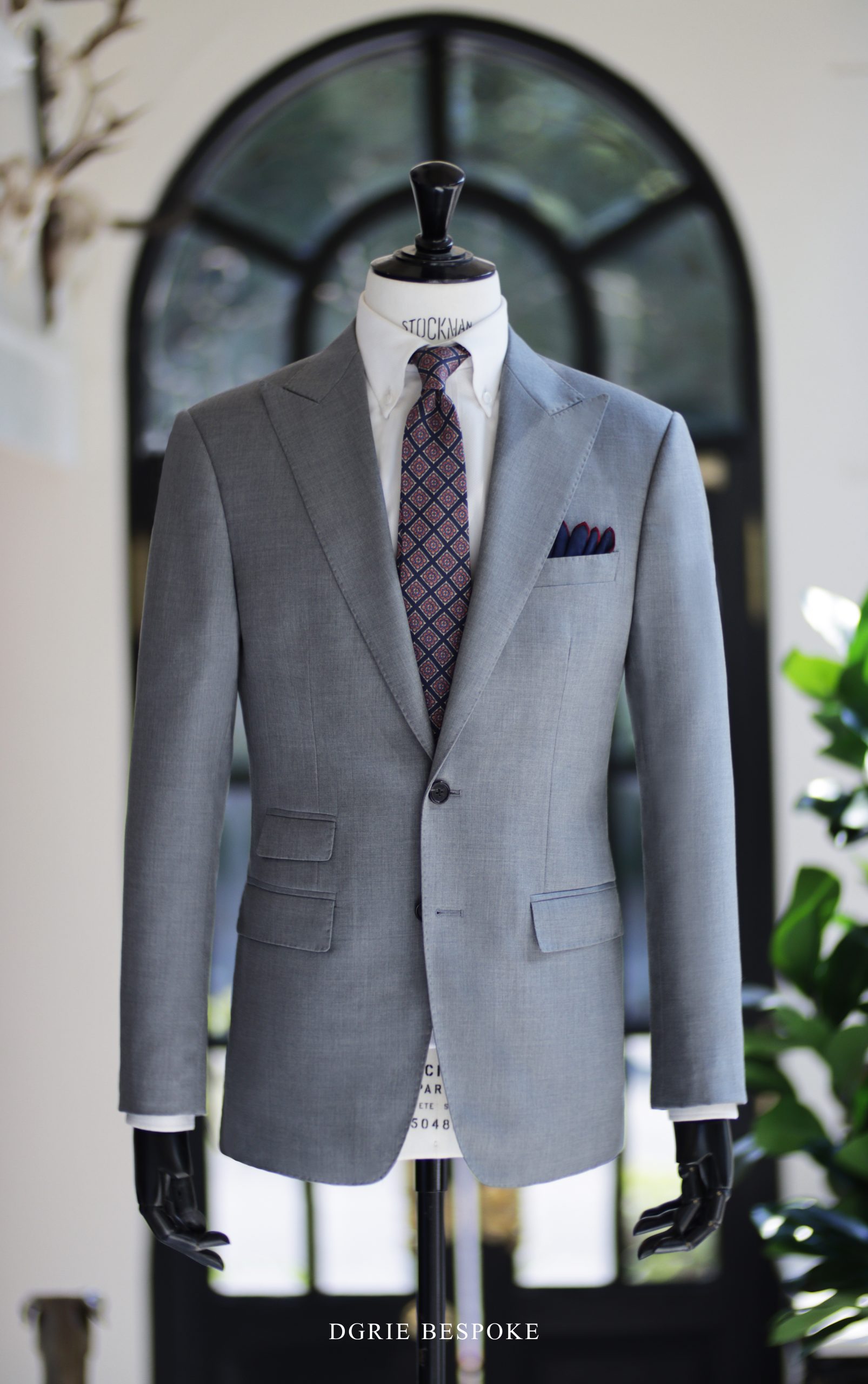 ตัดสูทสีเทาอ่อน ผ้า Loro Piana Light Grey suits