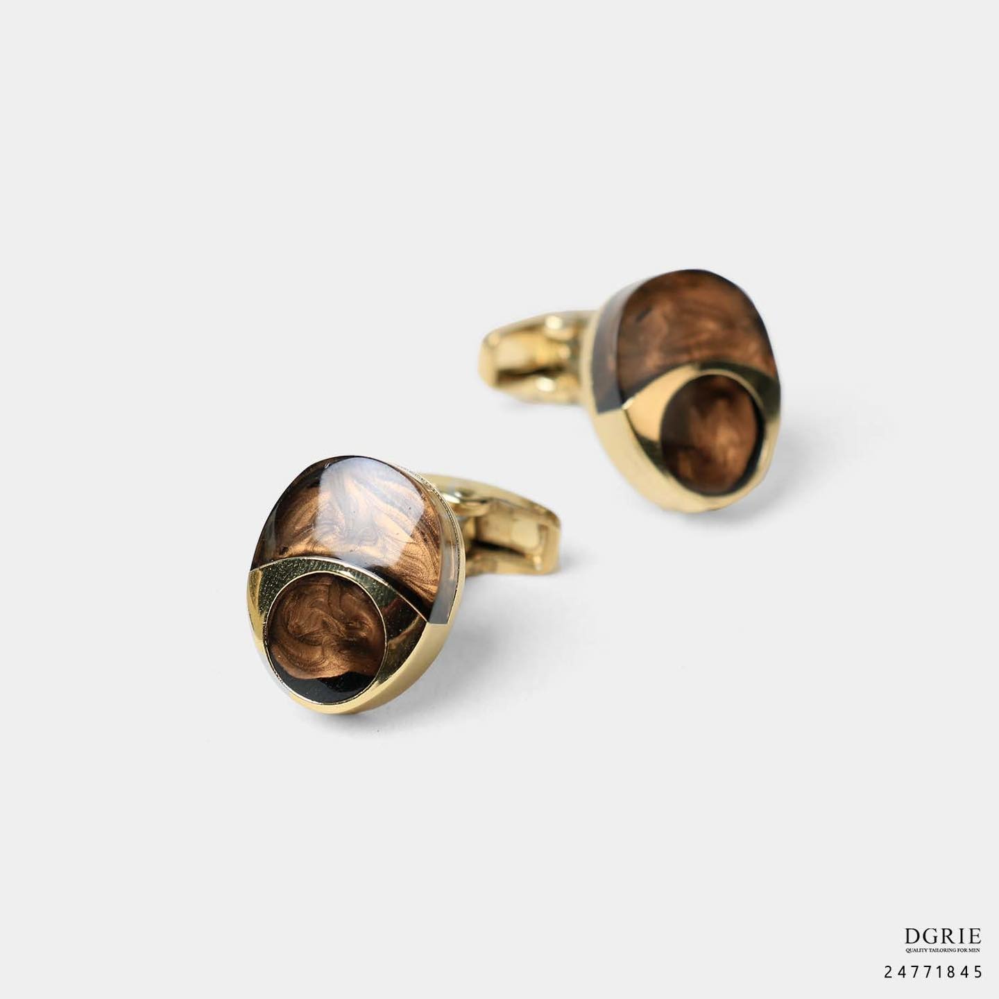 คัฟลิงค์ [Victorian Style] Gold Cufflinks with Amber Oval Cab - DGRIE
