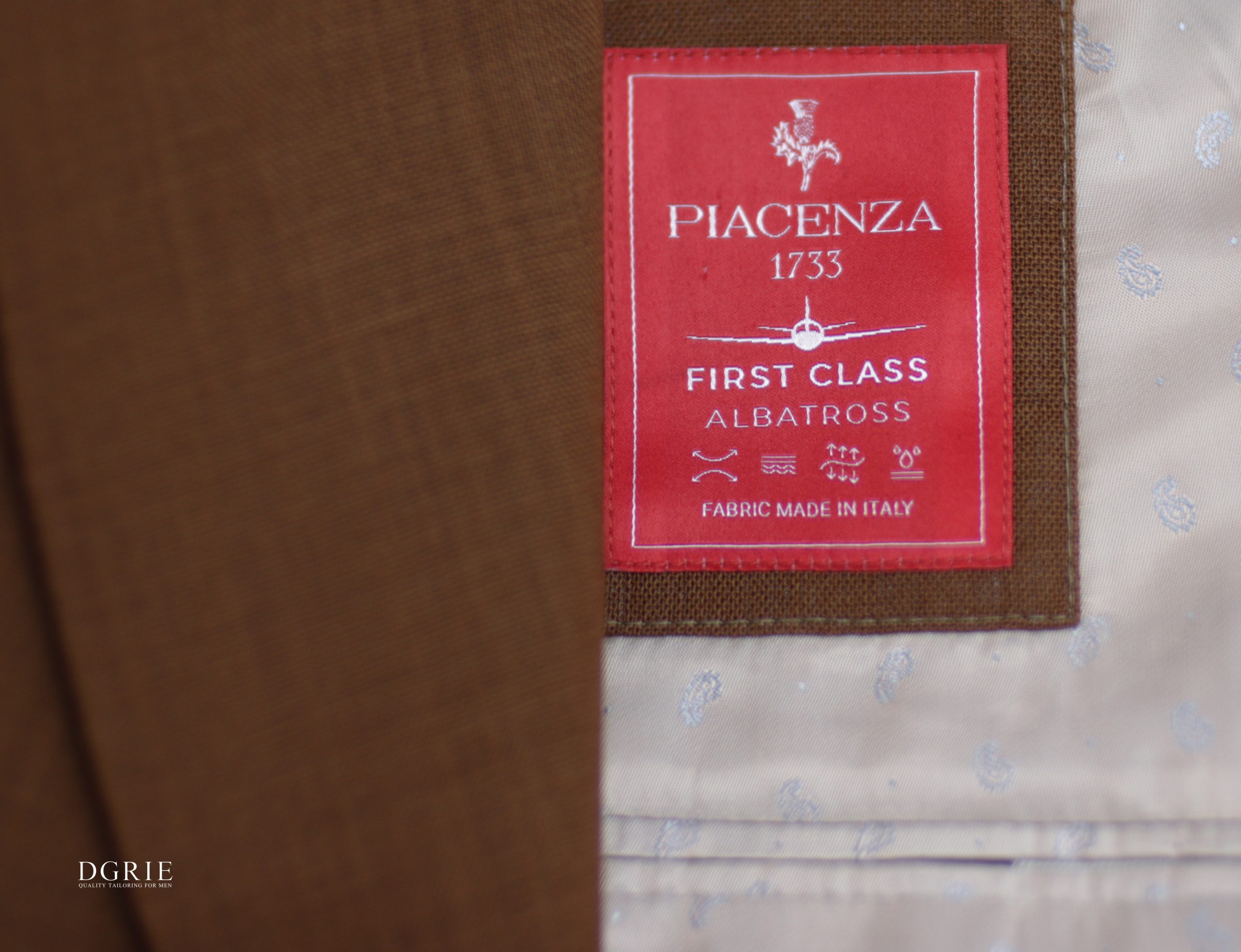 ตัดสูทสีน้ำตาล กระดุม 2 แถว DGRIE Light Brown Double Brested Suit