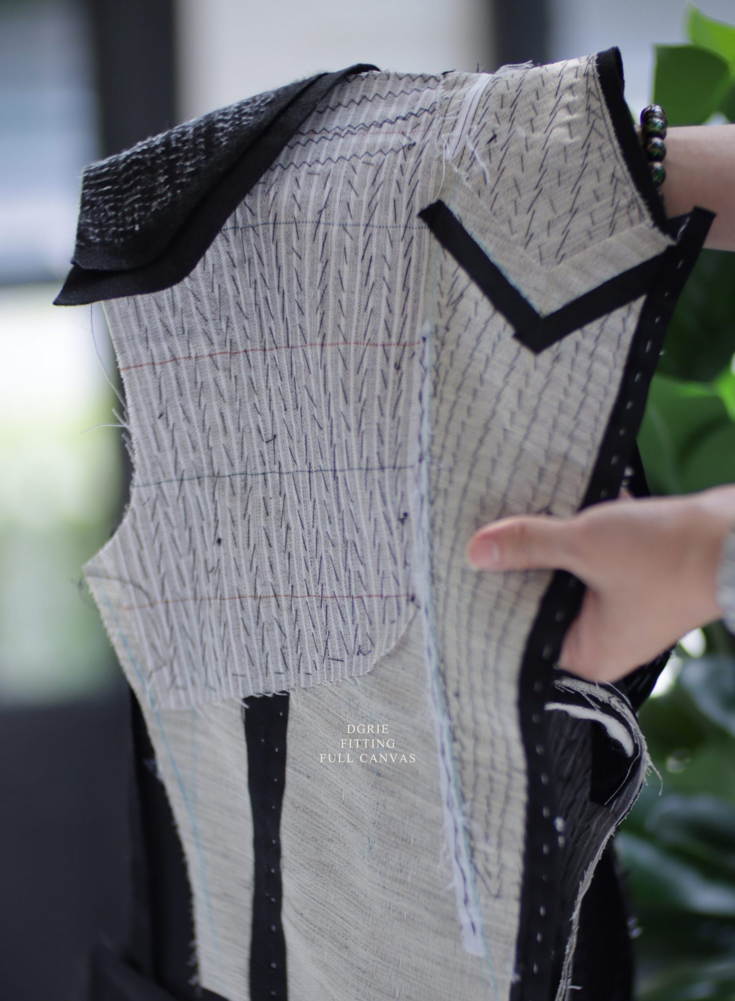 ตัดสูทหางม้า Full Canvas Suit Super Black Wool Huddersfield England