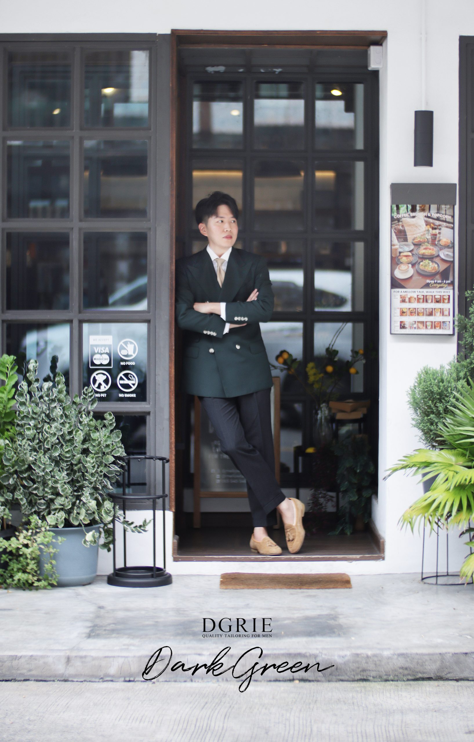 ตัดสูท CLASSIC DARK GREEN LOW GORGE LAPEL SUITS