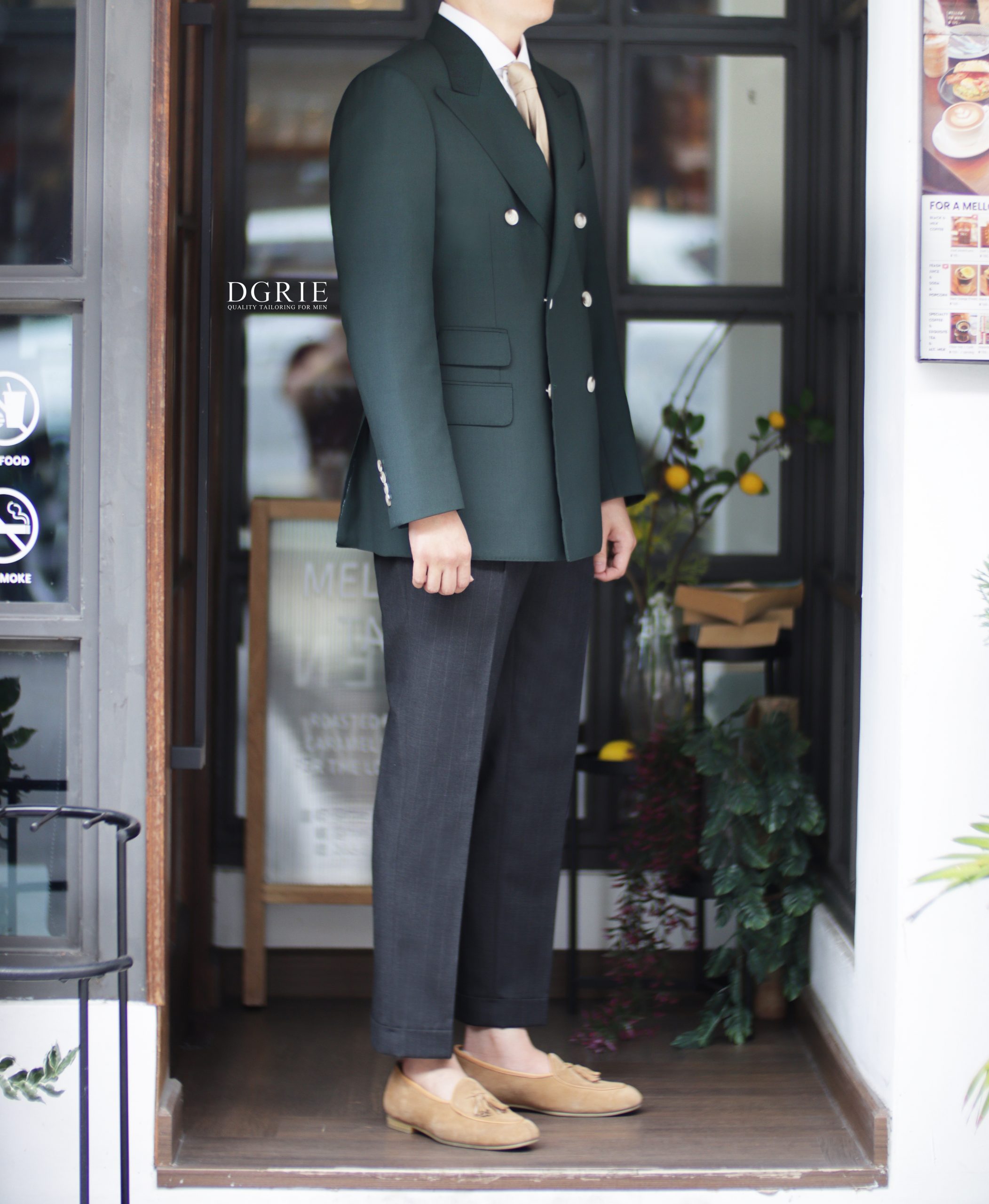 ตัดสูท CLASSIC DARK GREEN LOW GORGE LAPEL SUITS