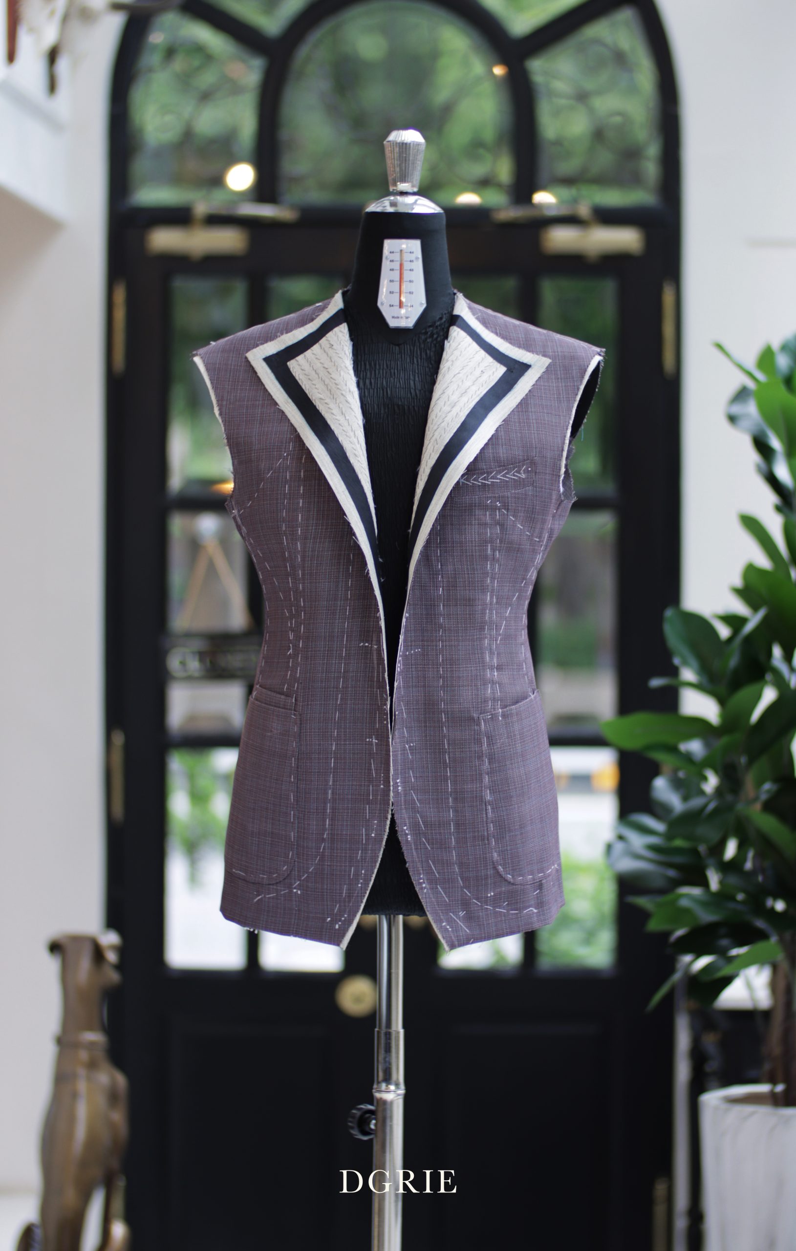 ตัดสูทหางม้า DGRIE FULL CANVAS SUITS Red Brown