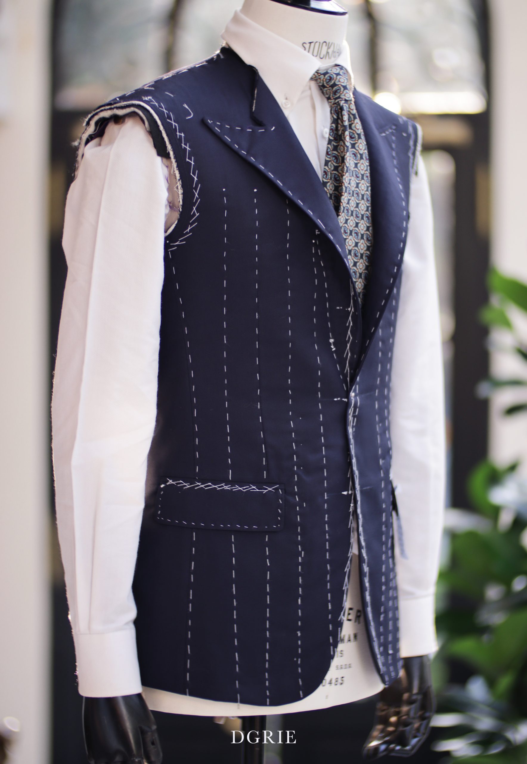 ตัดสูทหางม้า DGRIE Navy Peak Lapel Canvas Suits