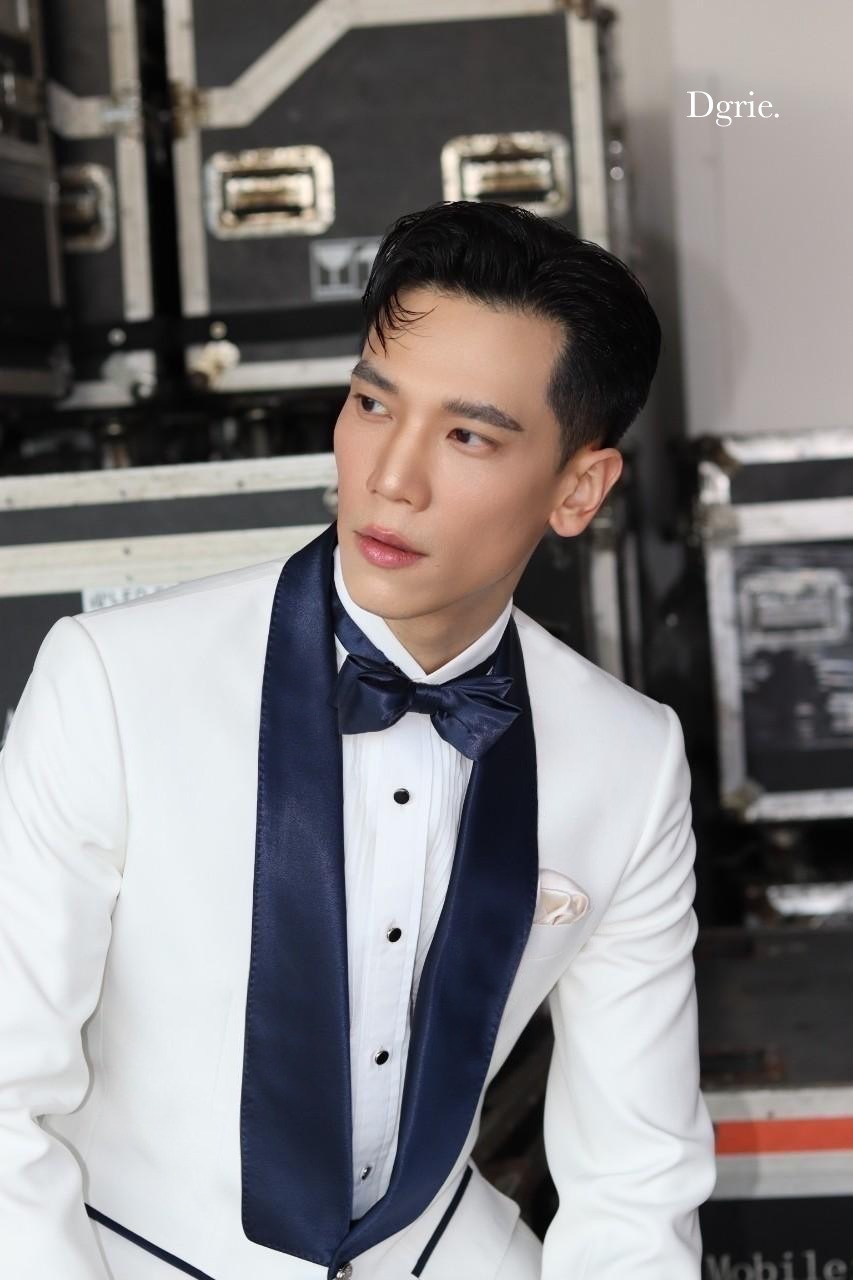 IMG_2957 copy DGRIE Spotlight - กรกันต์ Ivory tuxedo Suits
