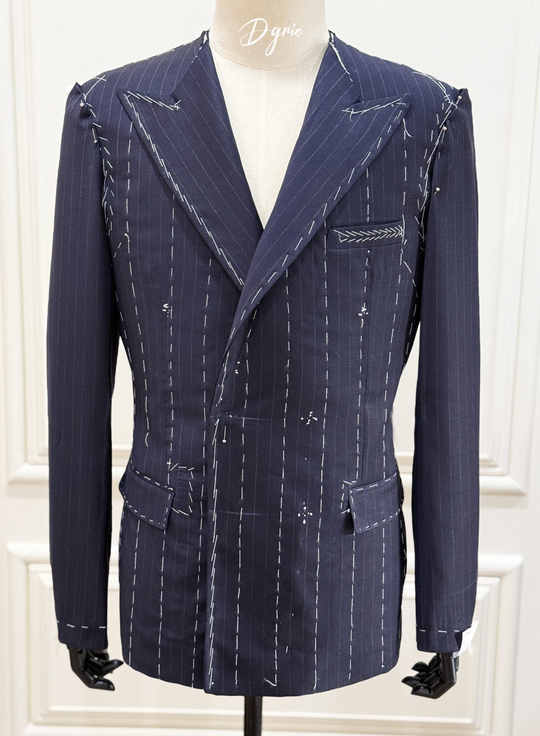 ตัดสูทลายทางสีกรม DGRIE PinStipe Navy Double-Breasted Suits