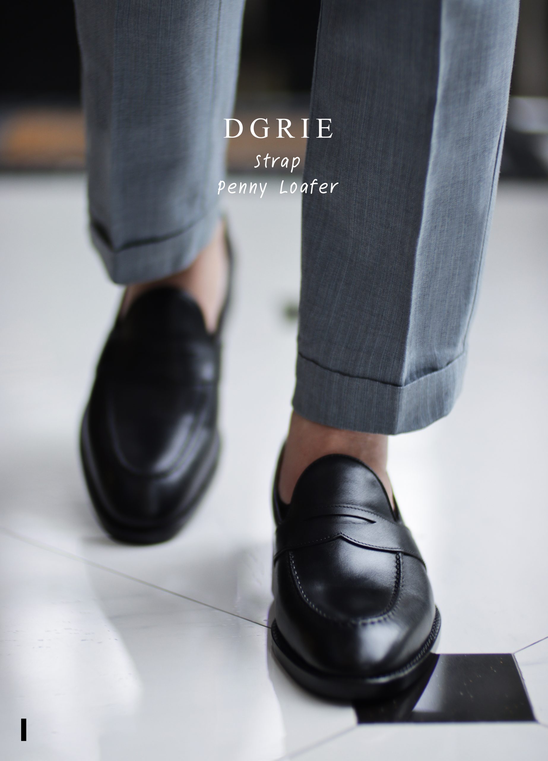รองเท้าโลฟเฟอร์ สีดำ Black Full Strap loafer by DGRIE