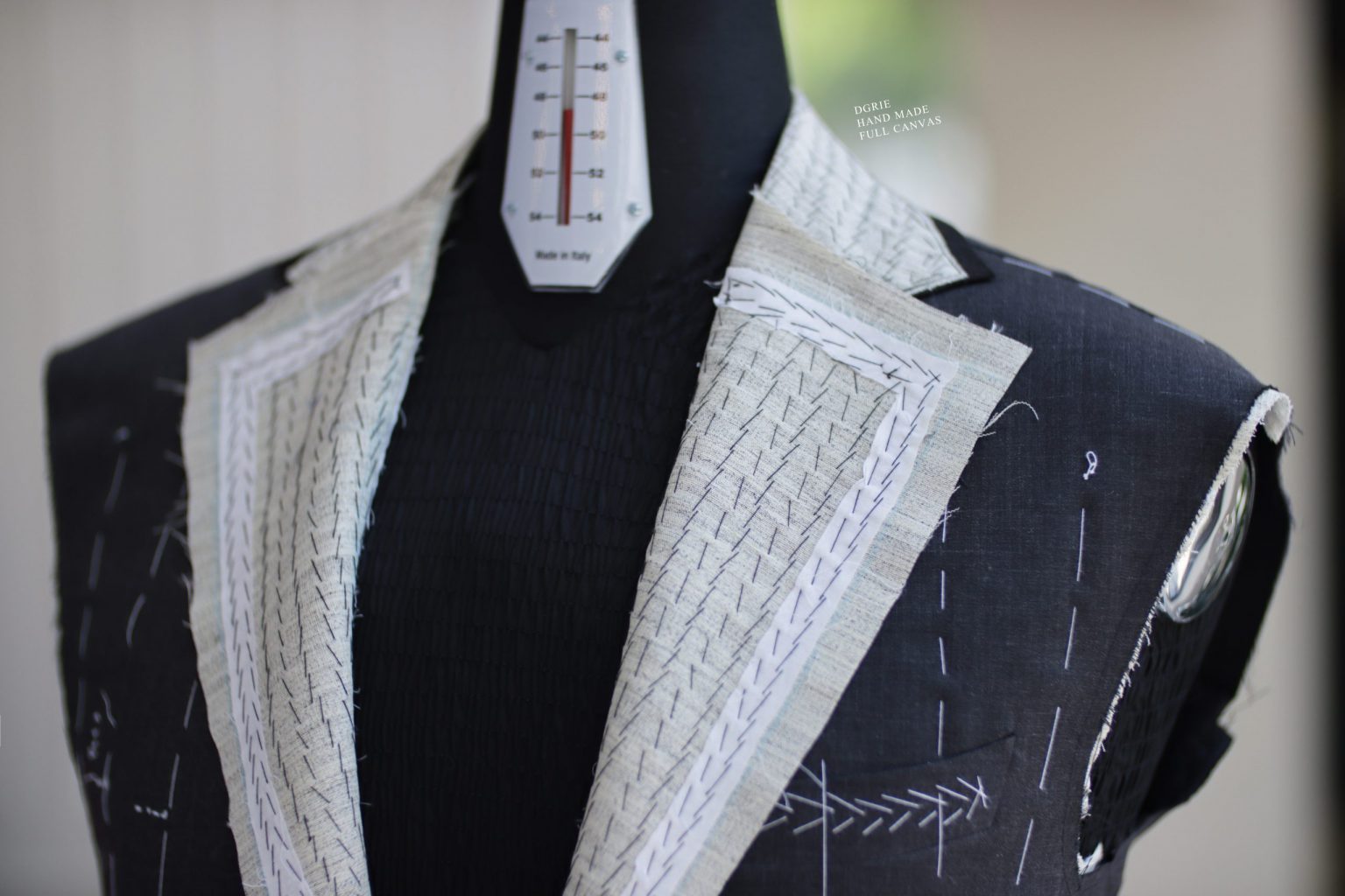 ตัดสูทหางม้า Dark Grey Full Canvas Suits โครงสร้างหางม้าทั้งตัว