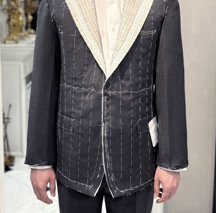 ตัดสูทหางม้า Dark Grey Full Canvas Suits โครงสร้างหางม้าทั้งตัว 16 ตัดสูทหางม้า Dark Grey Full Canvas Suits โครงสร้างหางม้าทั้งตัว