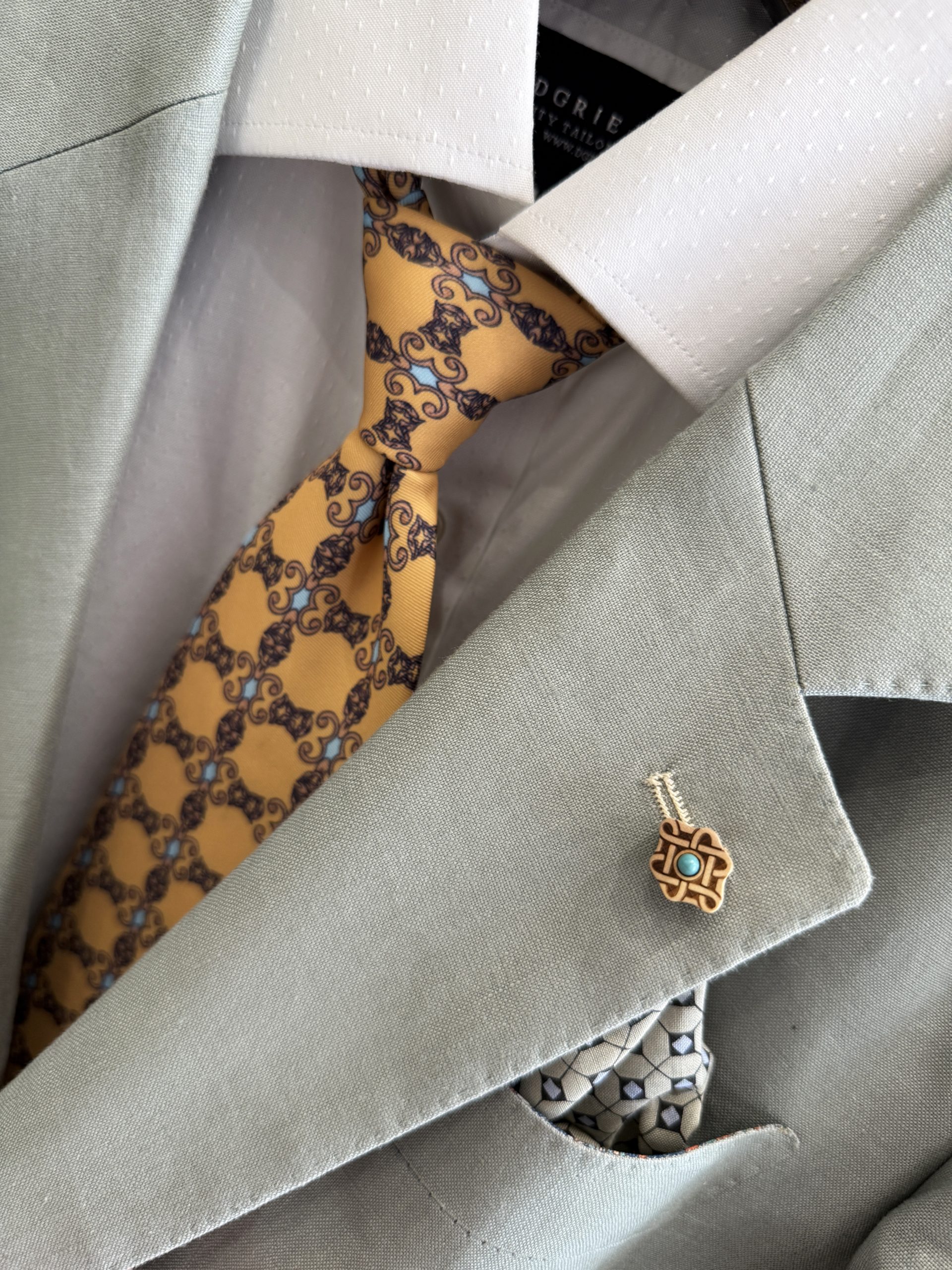 เสื้อสูทสำเร็จรูป DGRIE RTW & Accessories