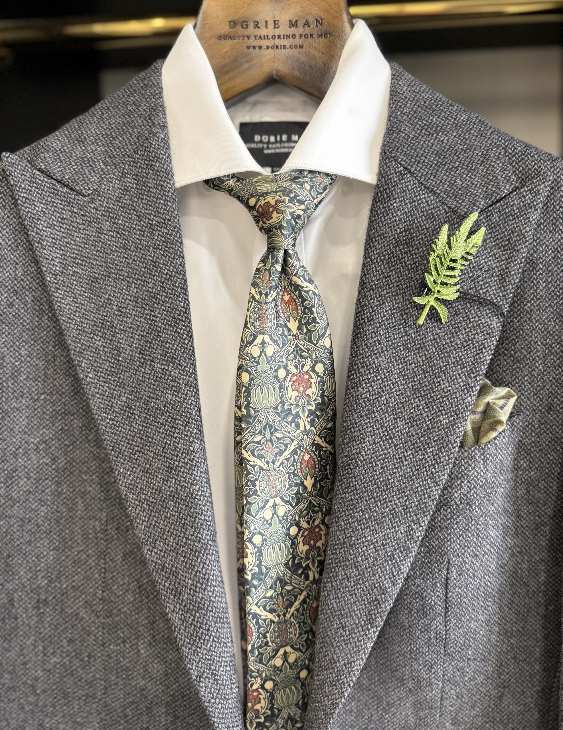 เสื้อสูทสำเร็จรูป DGRIE RTW & Accessories