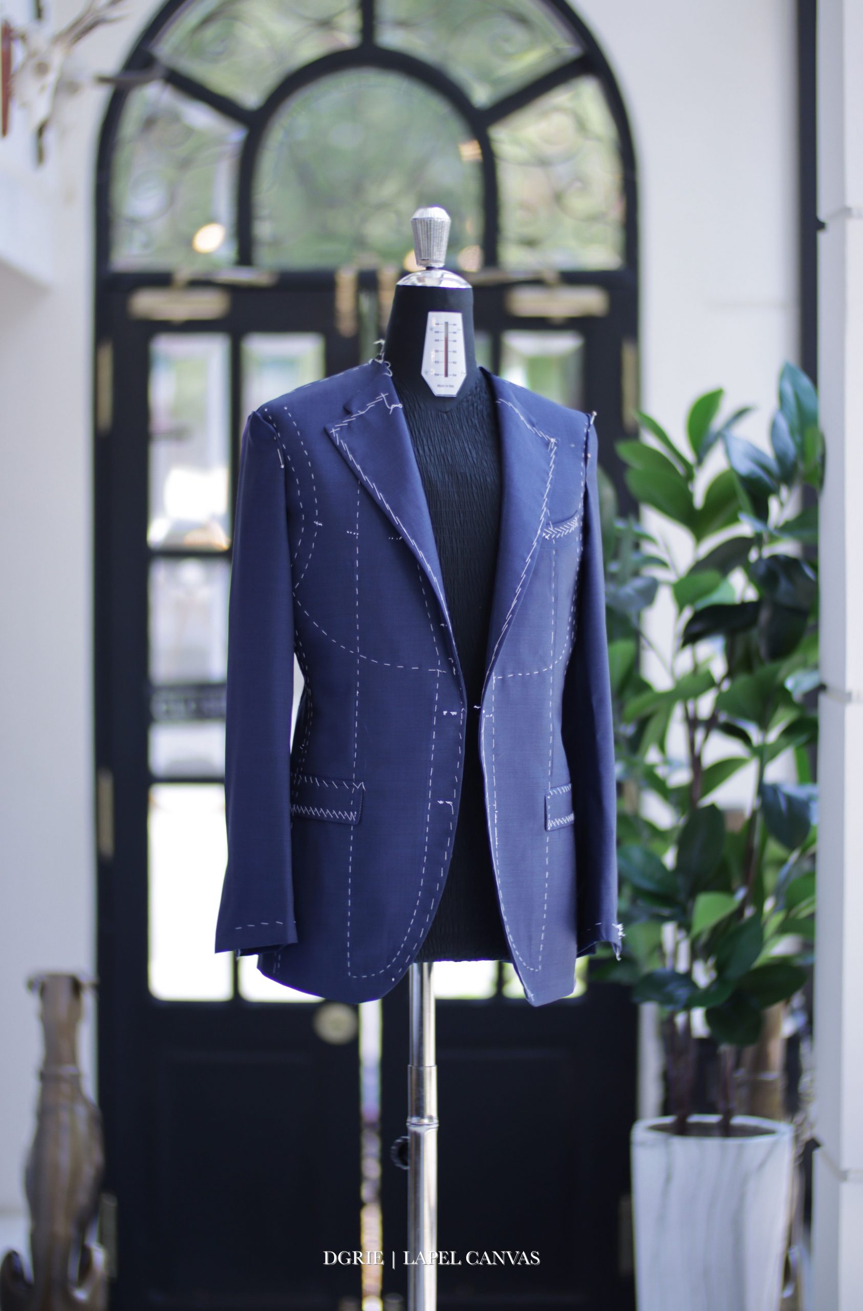 ตัดสูทหางม้า DGRIE FITTING : NAVY BLUE SUIT HAND LAPEL CANVAS