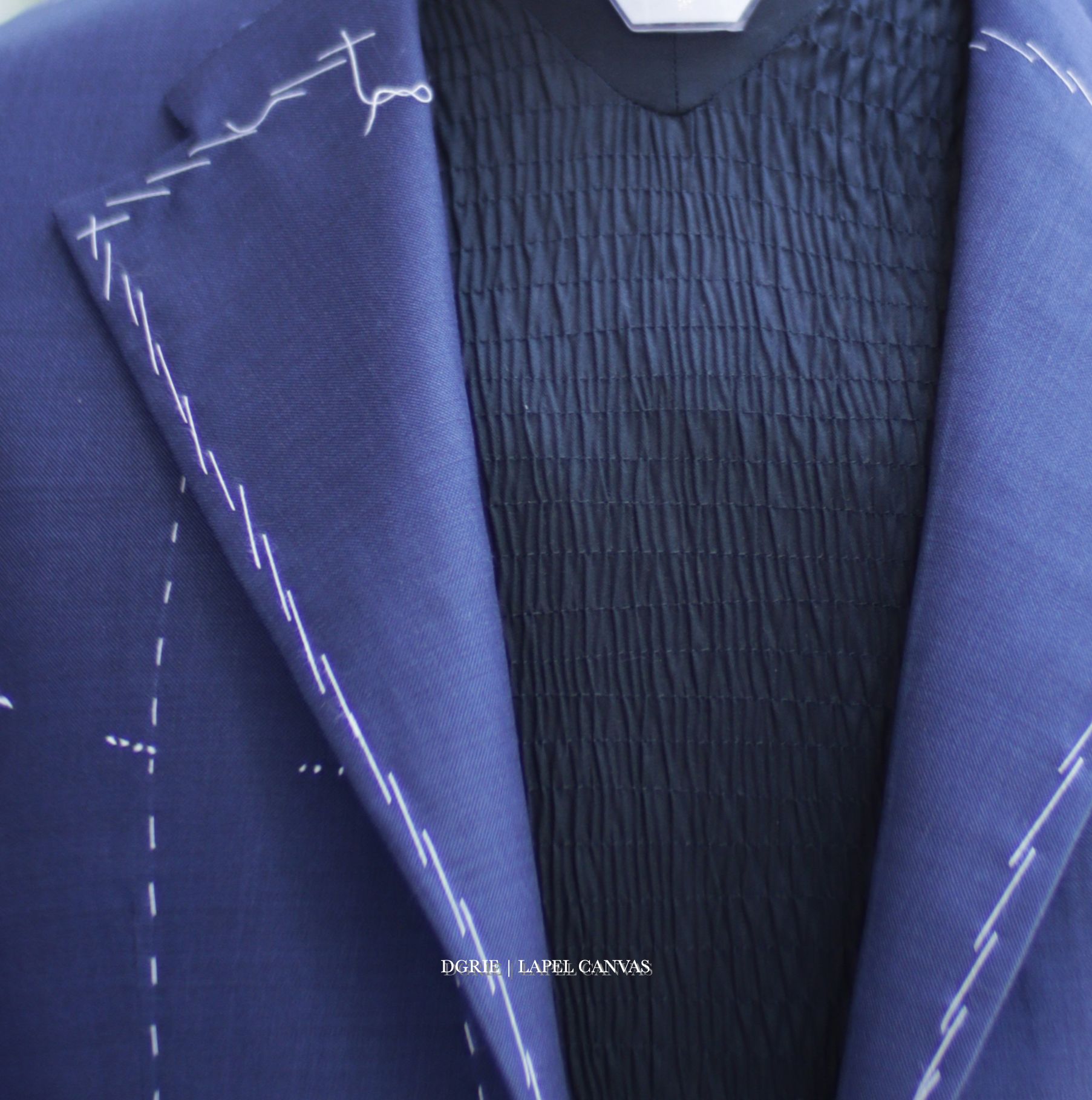 ตัดสูทหางม้า DGRIE FITTING : NAVY BLUE SUIT HAND LAPEL CANVAS