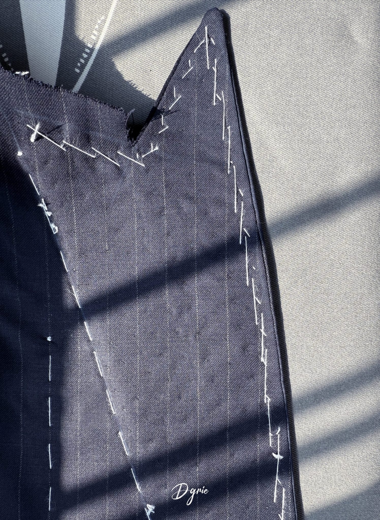 ตัดสูทลายทางสีกรม DGRIE Navy PinStipe Double-Breasted Suits