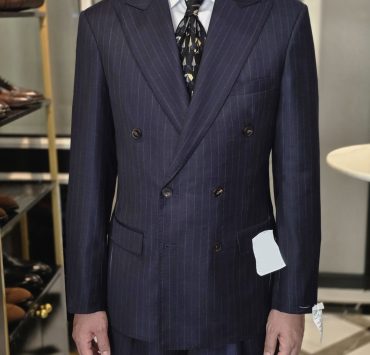 ตัดสูทลายทางสีกรม DGRIE Navy PinStipe Double-Breasted Suits