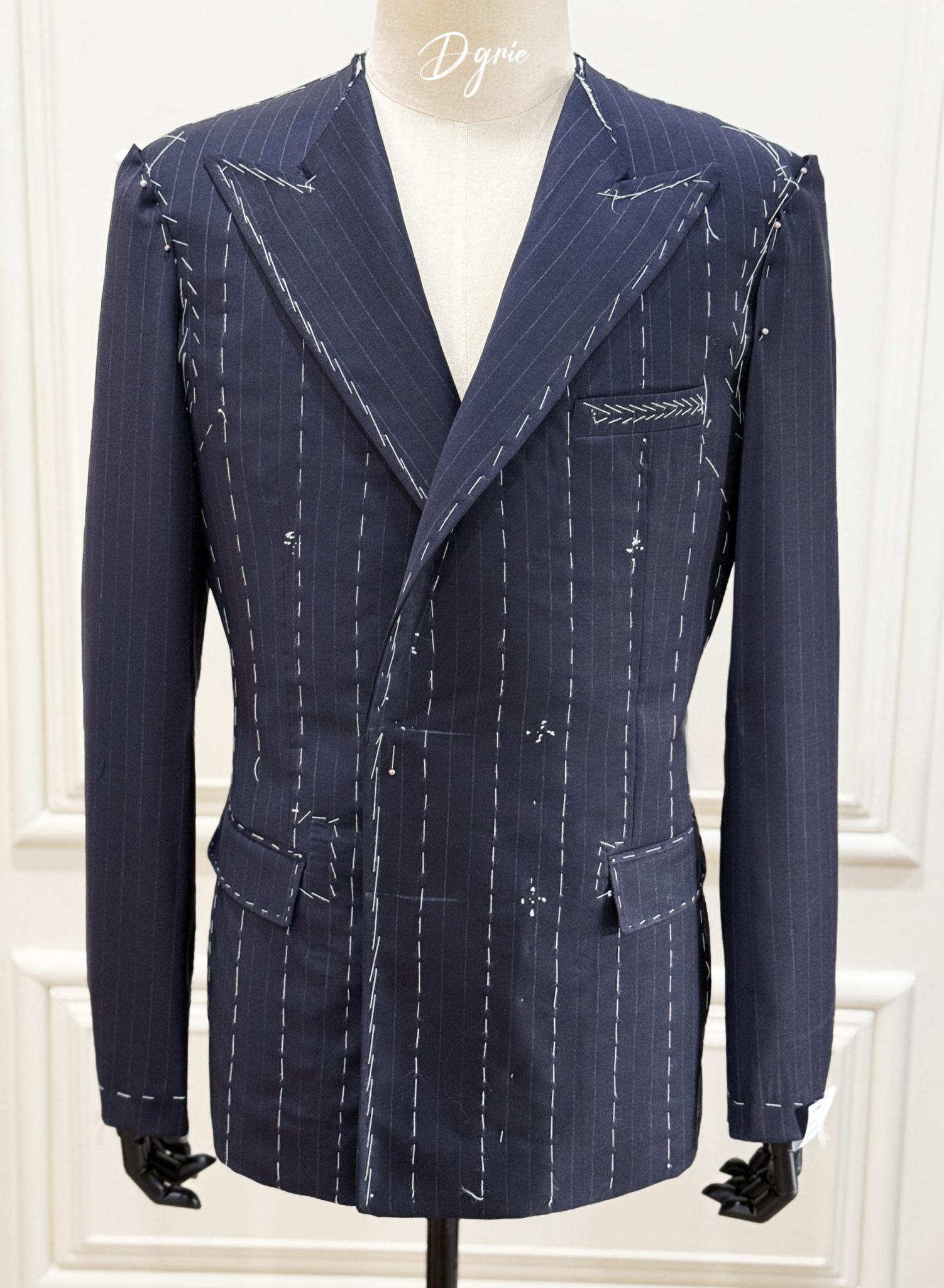 ตัดสูทลายทางสีกรม DGRIE Navy PinStipe Double-Breasted Suits