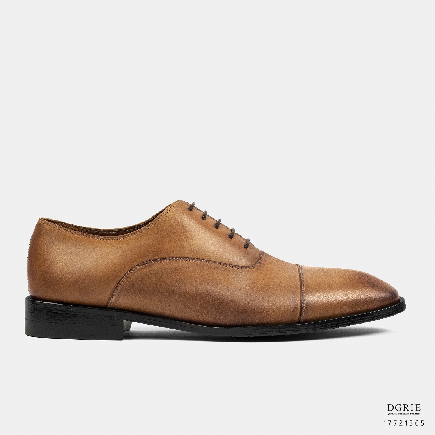 รองเท้าหนัง Veg Tan Round Cap Toe Oxford Shoes