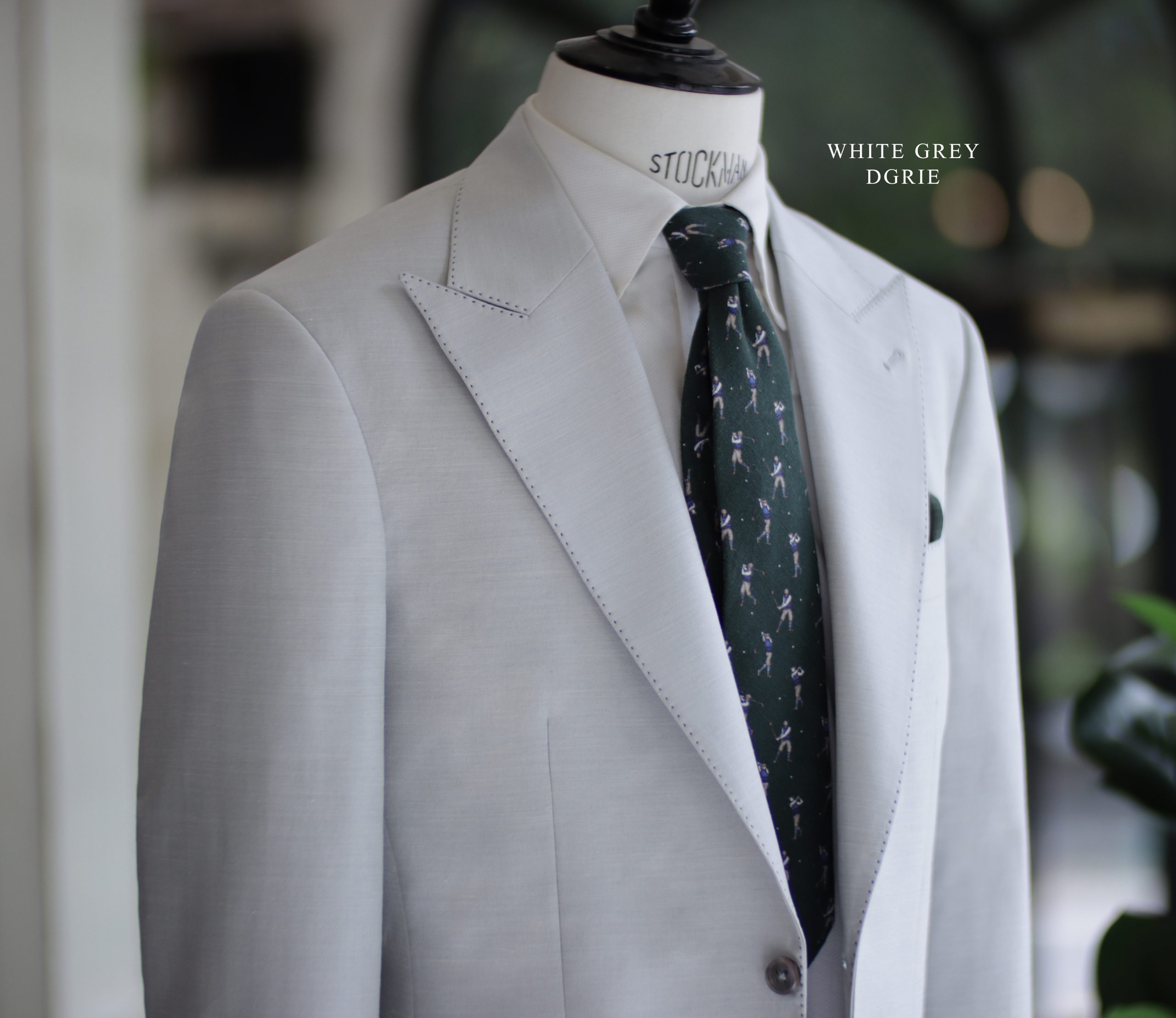 ตัดสูท Piacenza Silk : White Grey 59% Silk