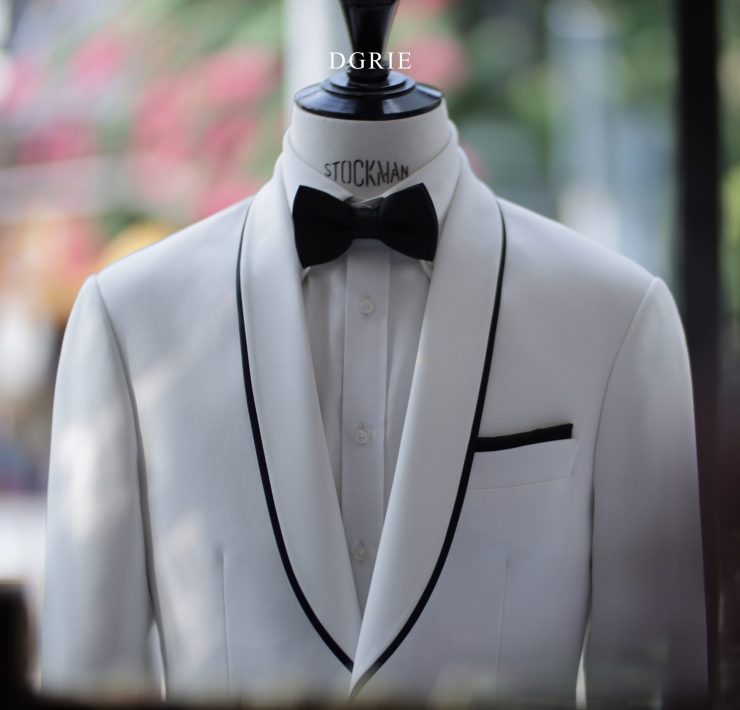 ตัดสูทแต่งงาน White Shawl Lapel Tuxedo Black Satin Trim
