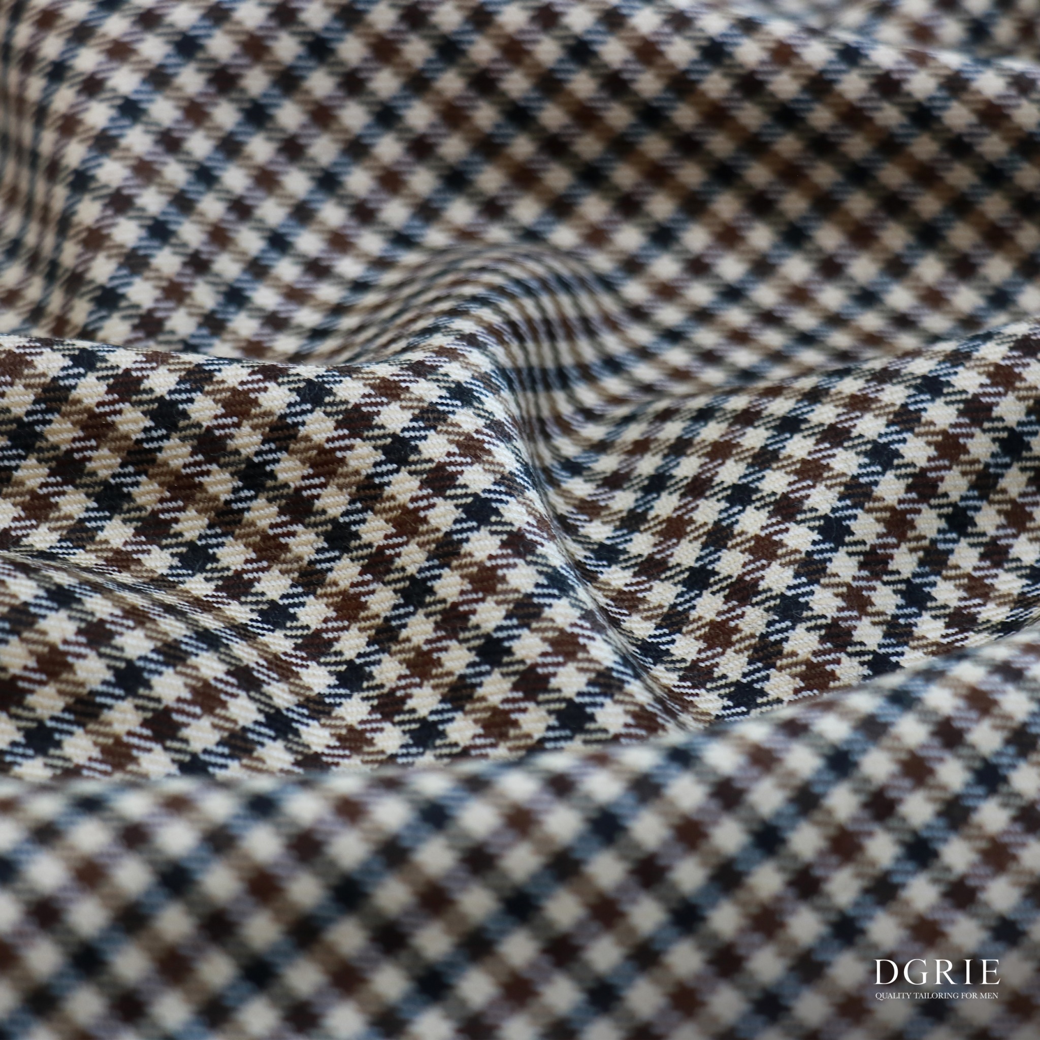 8279ADED-B427-4D52-9E74-F645664BFF76 ผ้าสูท MOON - Made in England