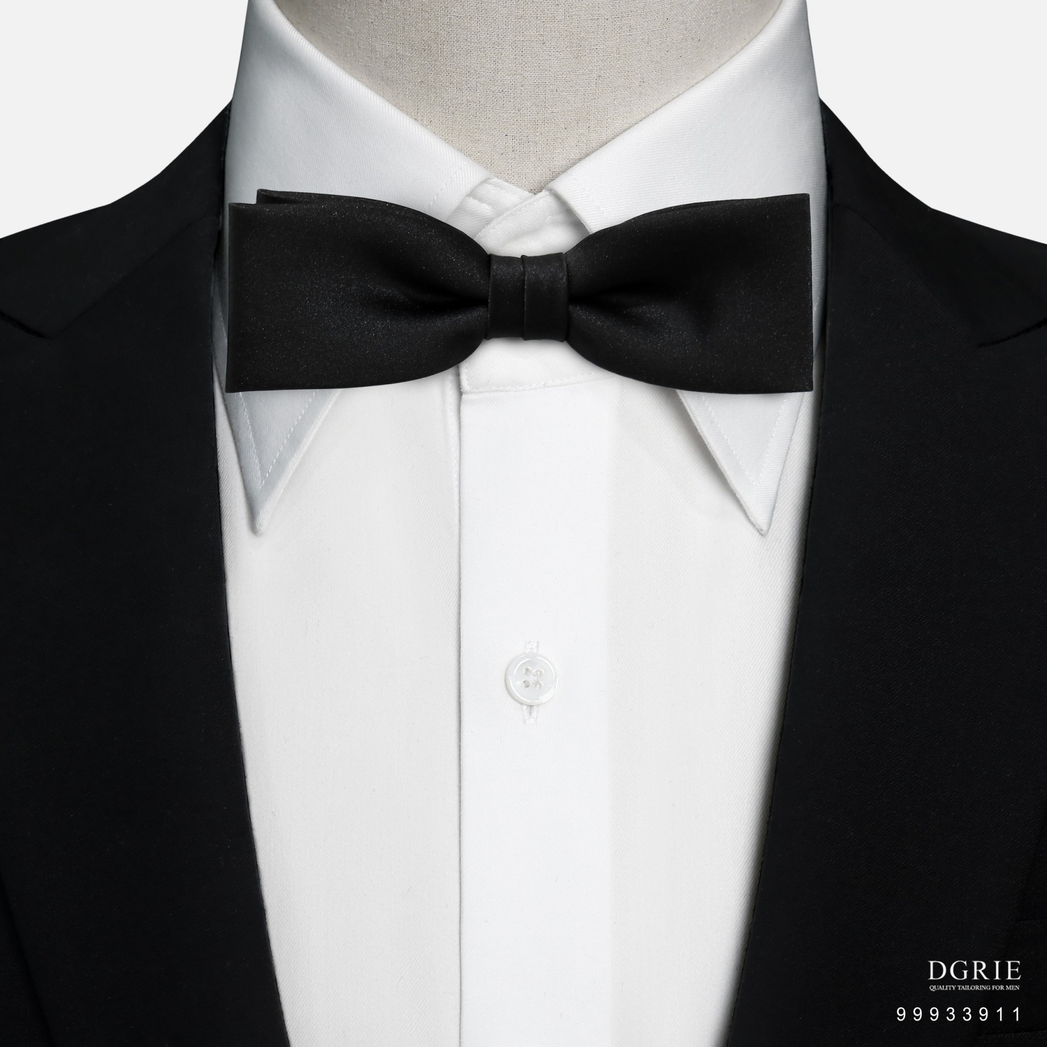 โบว์ไทสีดำ Black Batwing Satin Bow Tie
