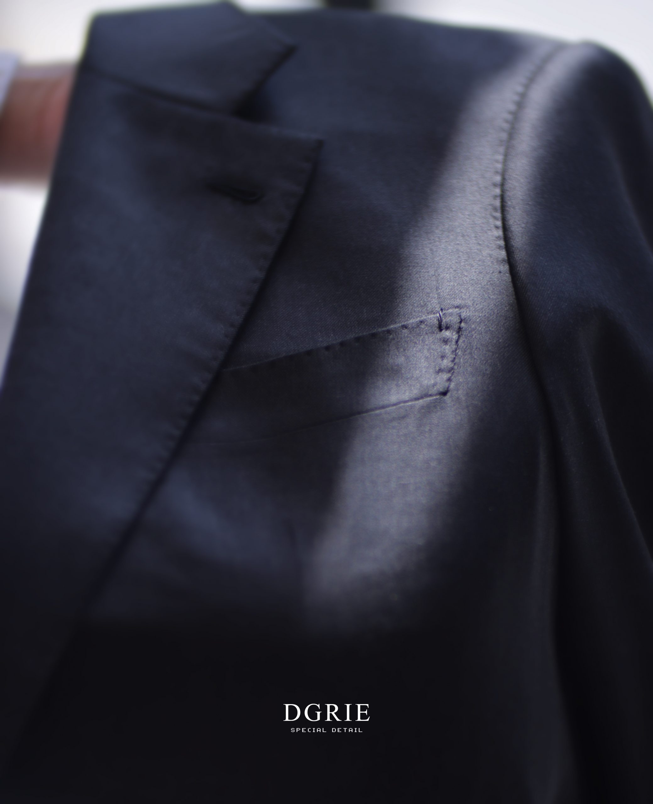 DGRIE BESPOKE - special details Handmade Suits