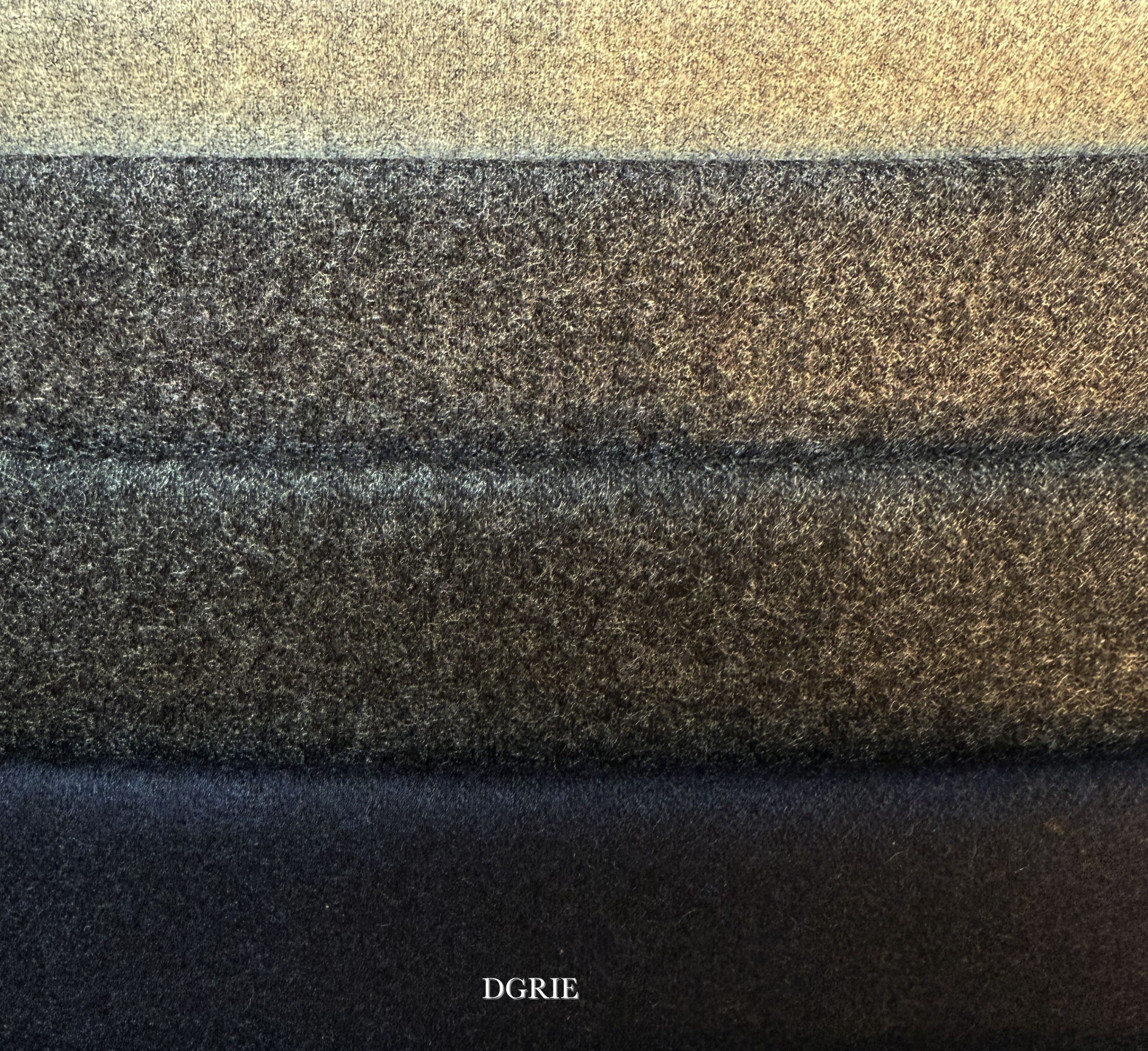 ตัดสูทผ้าอิตาลี DGRIE - Fratelli Tallia di Delfino