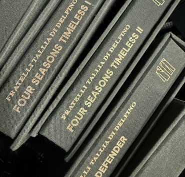 ตัดสูทผ้าอิตาลี DGRIE - Fratelli Tallia di Delfino