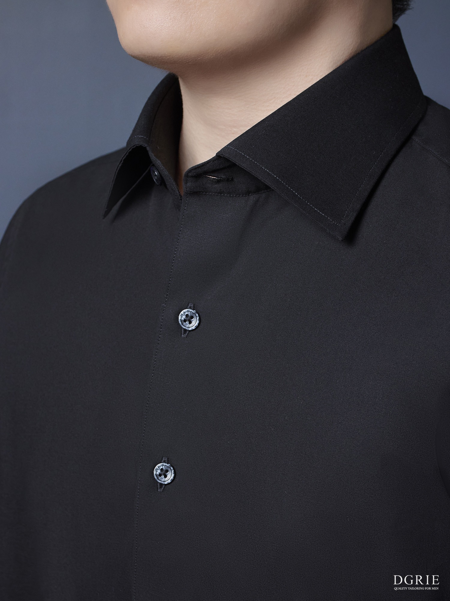 เสื้อเชิ้ตดำ DGRIE Play - Pure black English Spread Collar Shirt