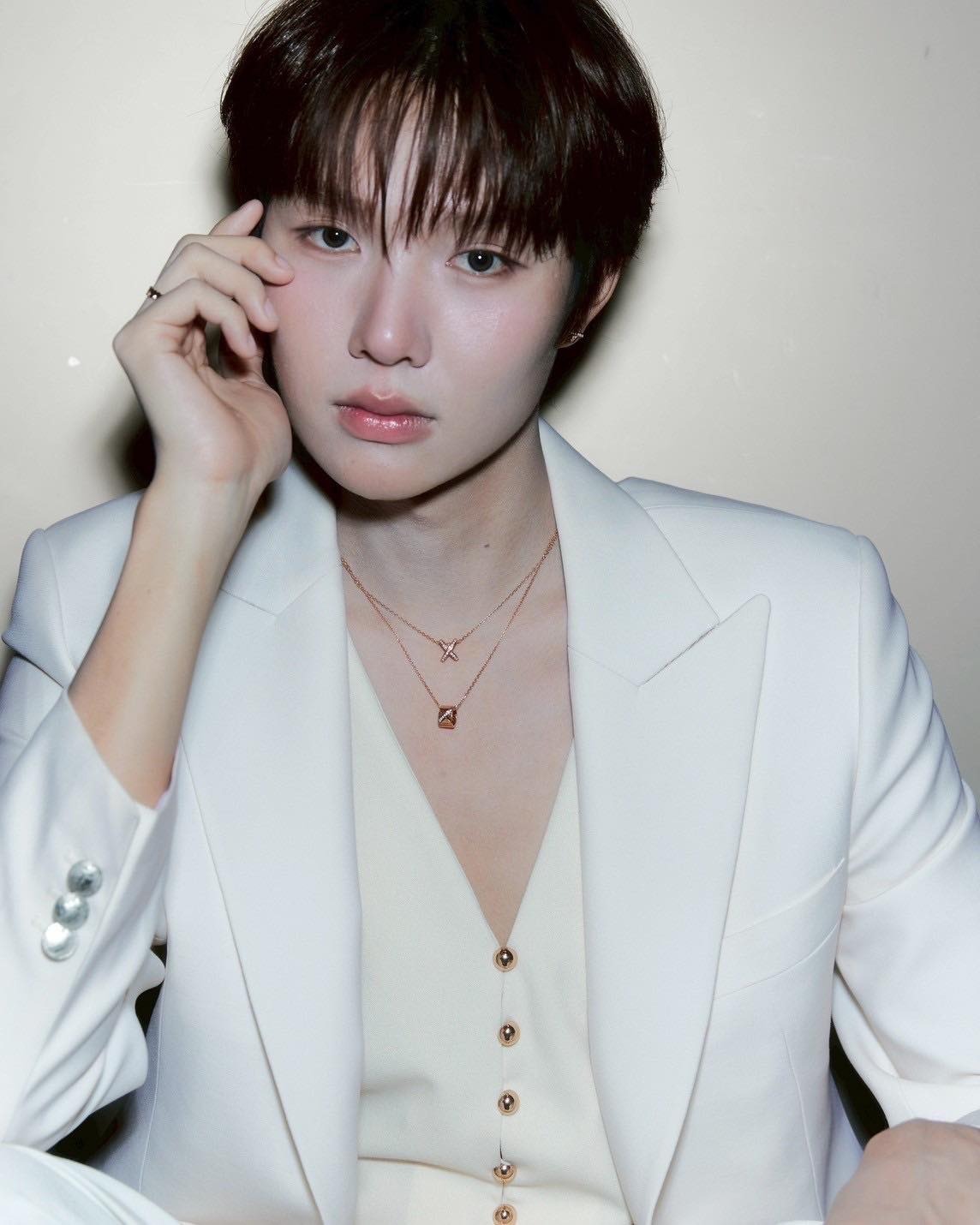 DGRIE Spotlight : น้ำปิง นภัสกร Ivory Wool Tuxedo Suits