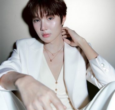 DGRIE Spotlight : น้ำปิง นภัสกร Ivory Wool Tuxedo Suits