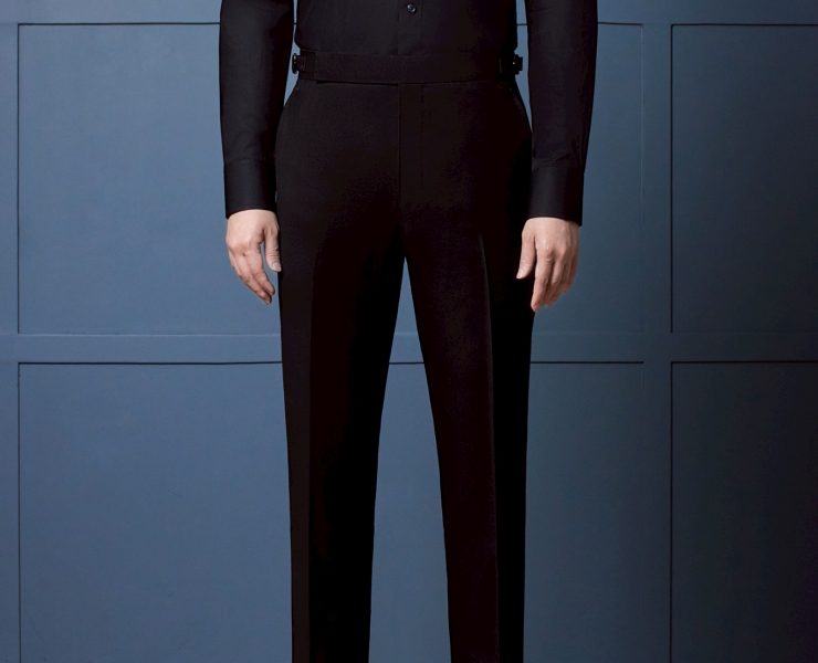 เสื้อเชิ้ตสีดำ Pure black wrinkle-free classic button-down shirt