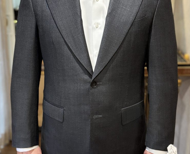 DGRIE ตัดสูทหางม้า Bespoke Full Canvas Peak lapel Grey Suits