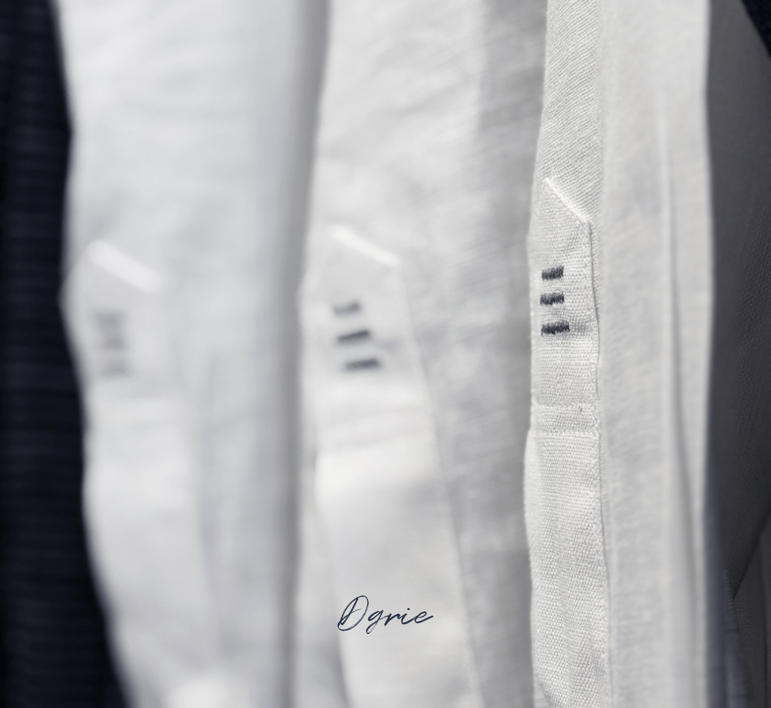 IMG_2322 copy DGRIE READY TO WEAR - White Linen Three-bar Shirt