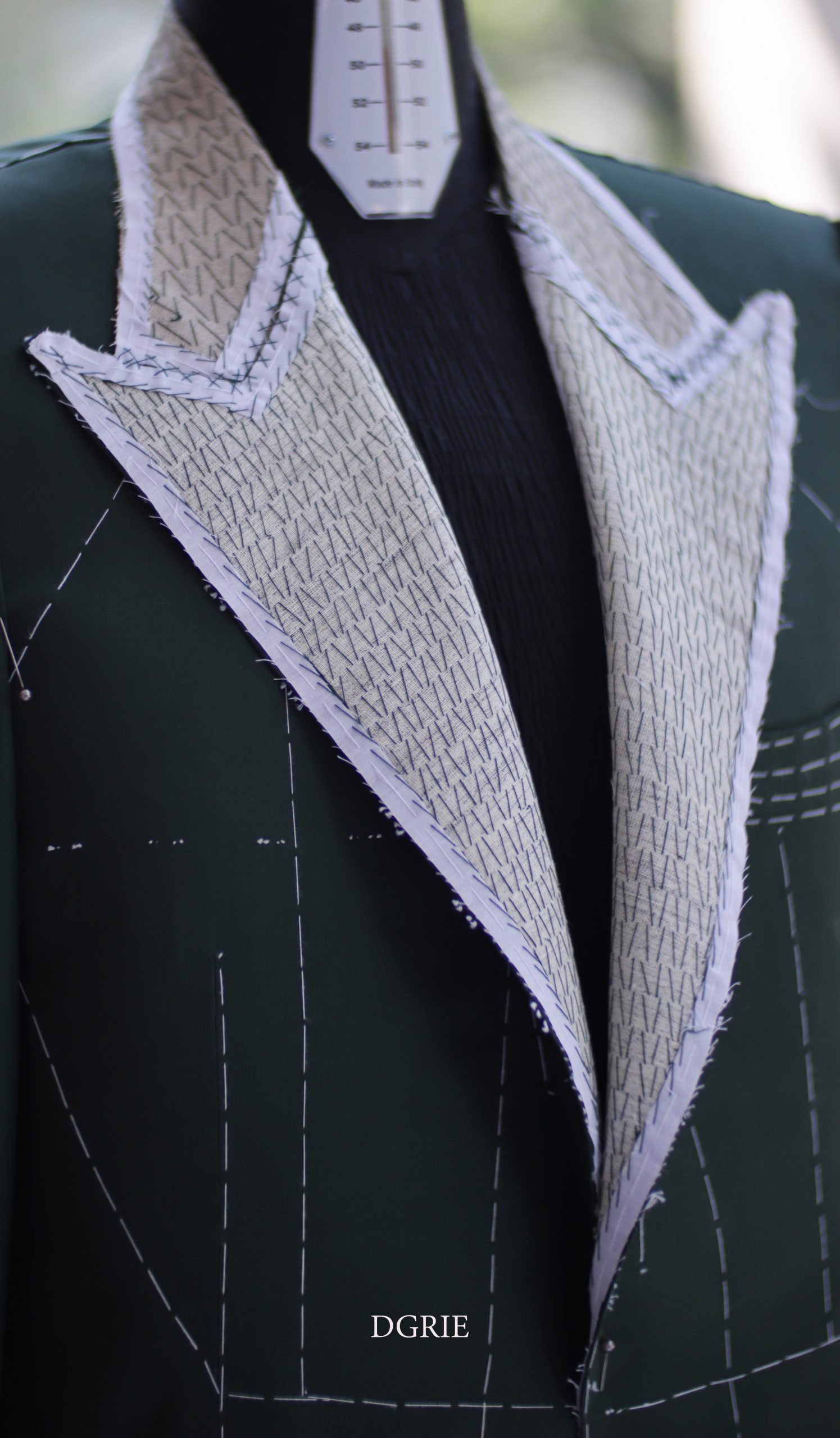 DGRIE - Full Canvas Green Suits ตัดสูทหางม้า ปกแหลม Peak Lapel