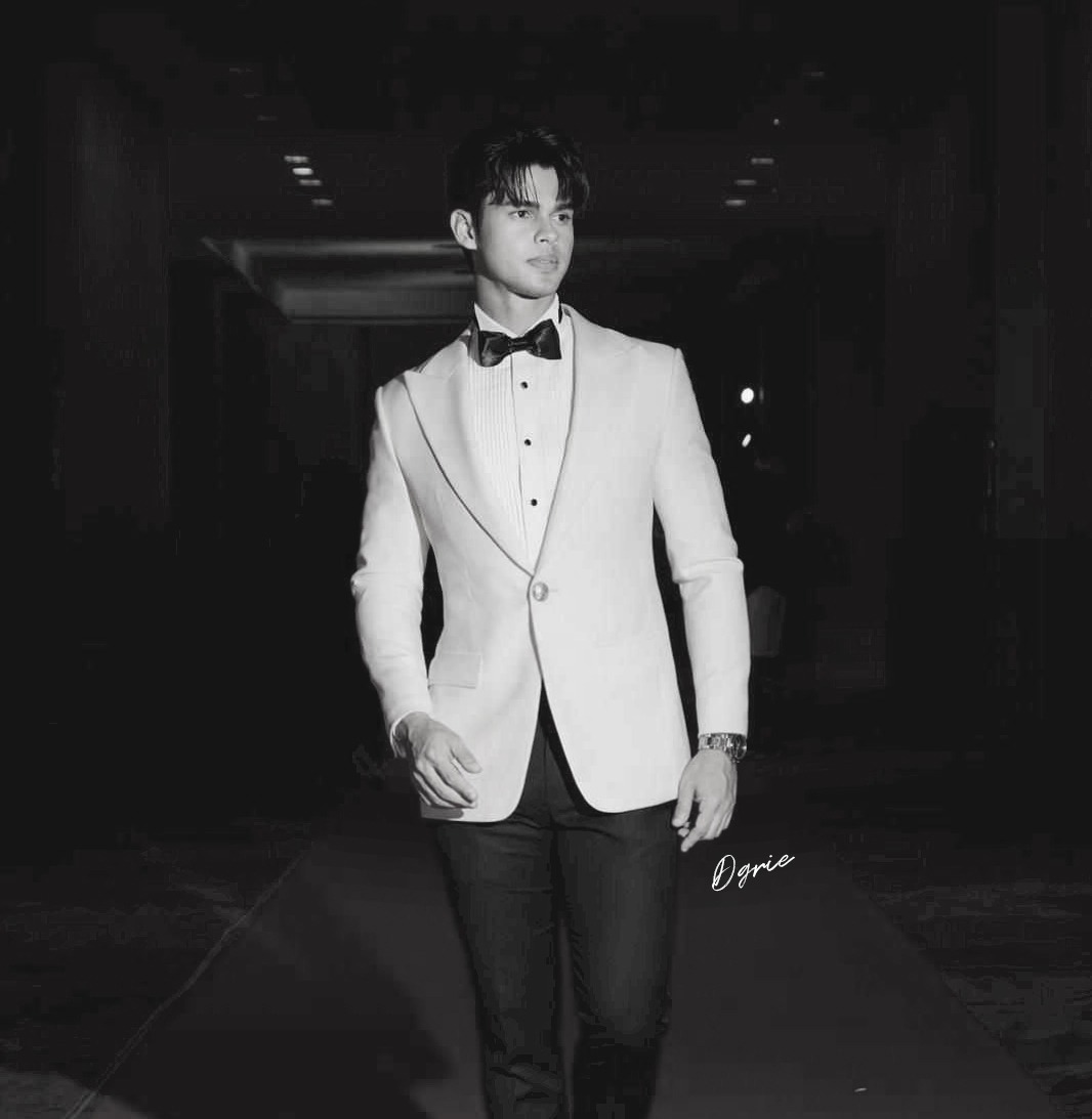 Kim Goodburn | Loro Piana Ivory Wool Dinner Suit