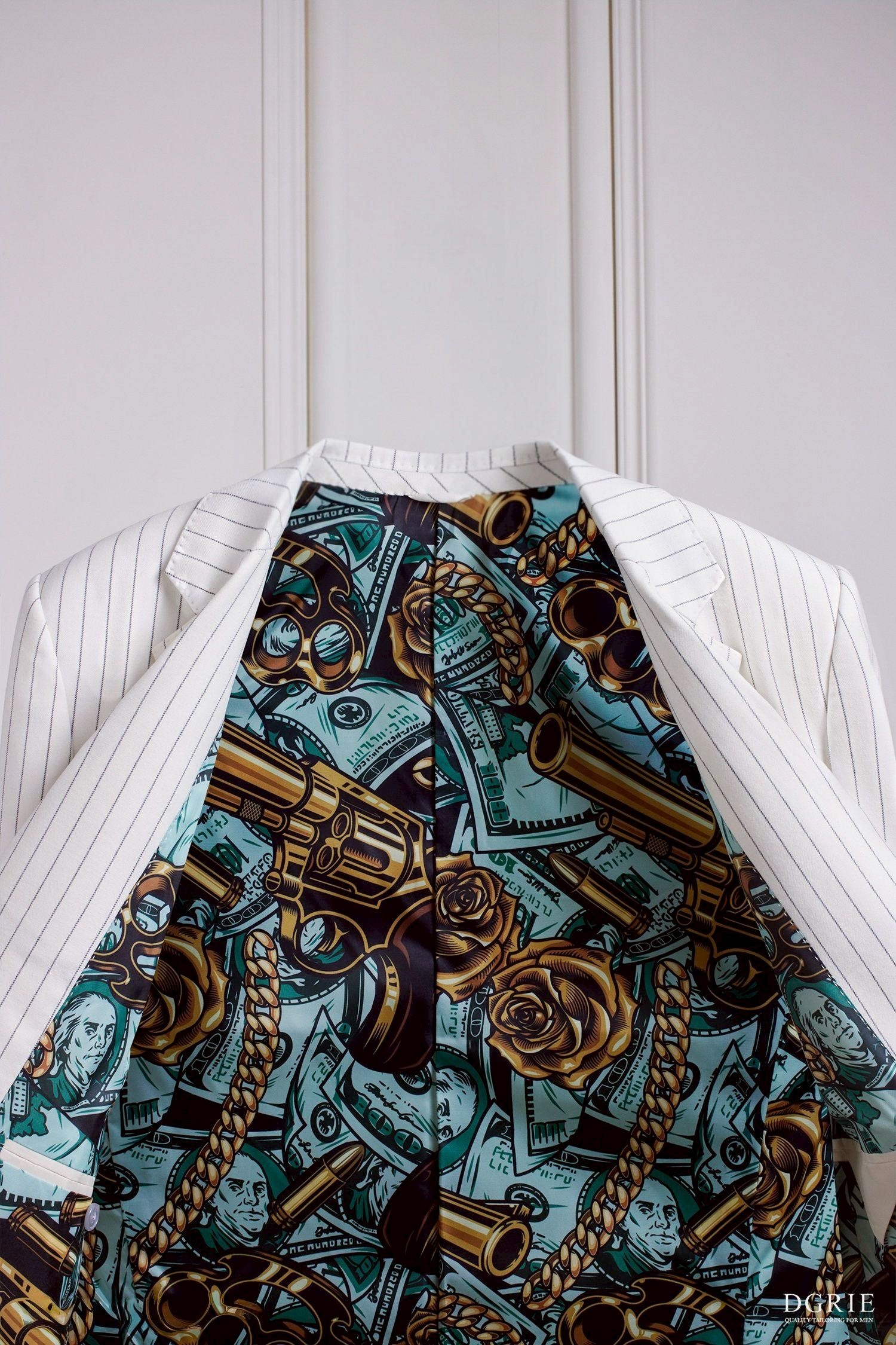 สูทลายทาง DGRIE Porcelain White Pinstripe Notch Lapel Blazer