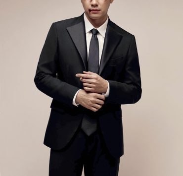 DGRIE Spotlight : แจม รชตะ Unstructured Lapel Tuxedo