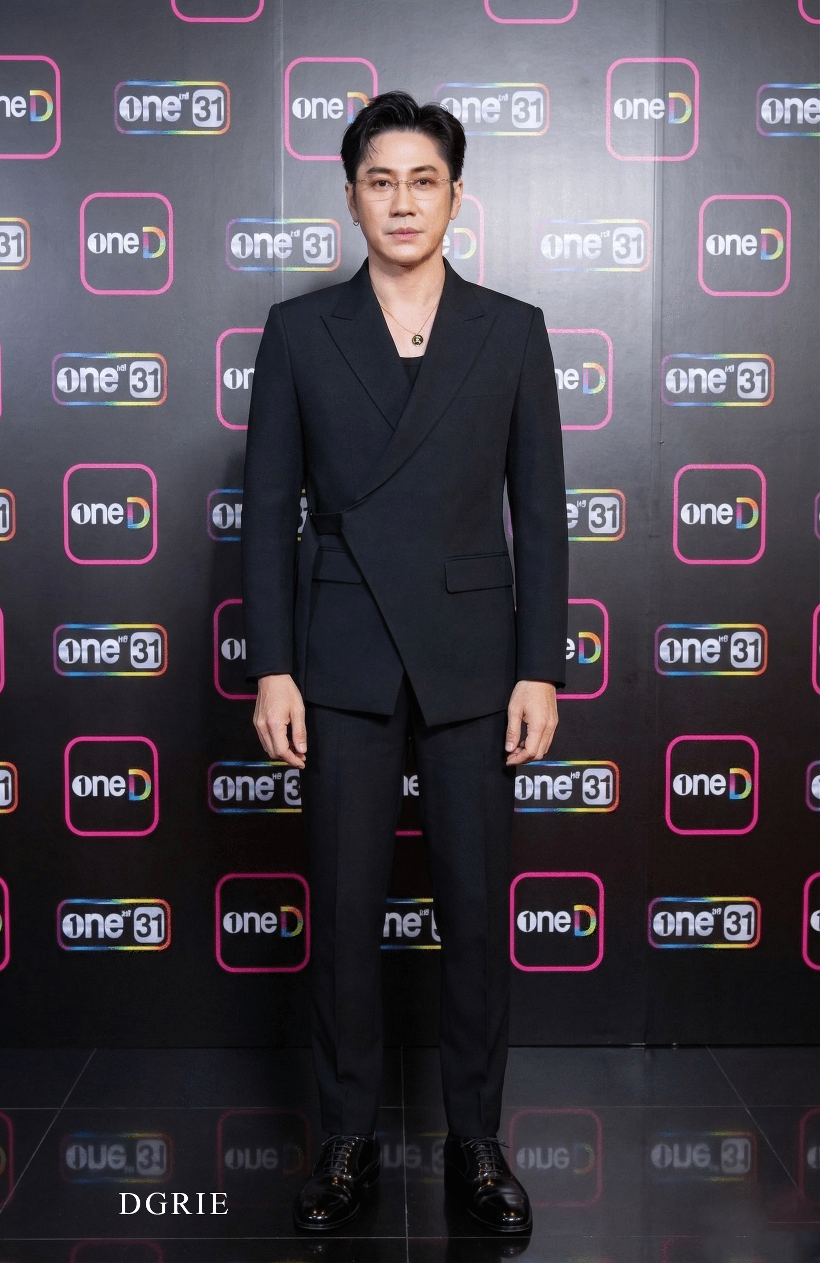 DGRIE Spotlight : แจม รชตะ Jam Rachata Premium Black Kimono-Wrap Tailored Suit