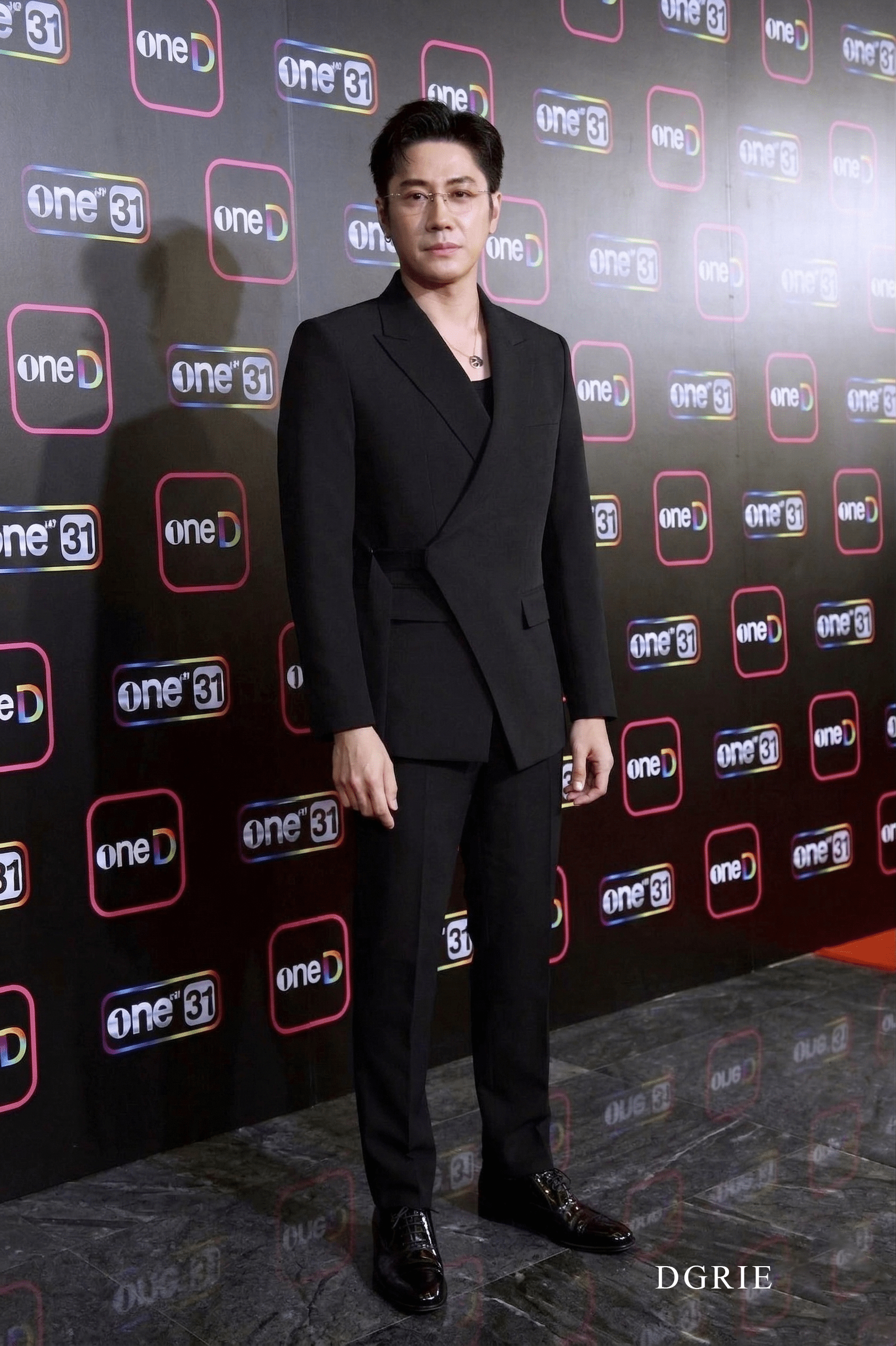 DGRIE Spotlight : แจม รชตะ Jam Rachata Premium Black Kimono-Wrap Tailored Suit