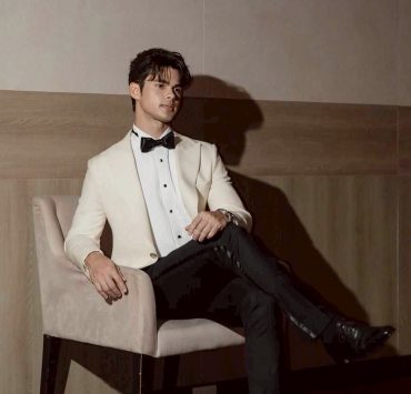 DGRIE Spotlight : Kim Goodburn Loro Piana Ivory Wool Dinner Suit