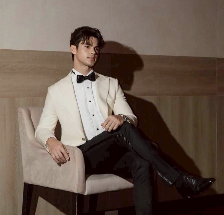 DGRIE Spotlight : Kim Goodburn Loro Piana Ivory Wool Dinner Suit