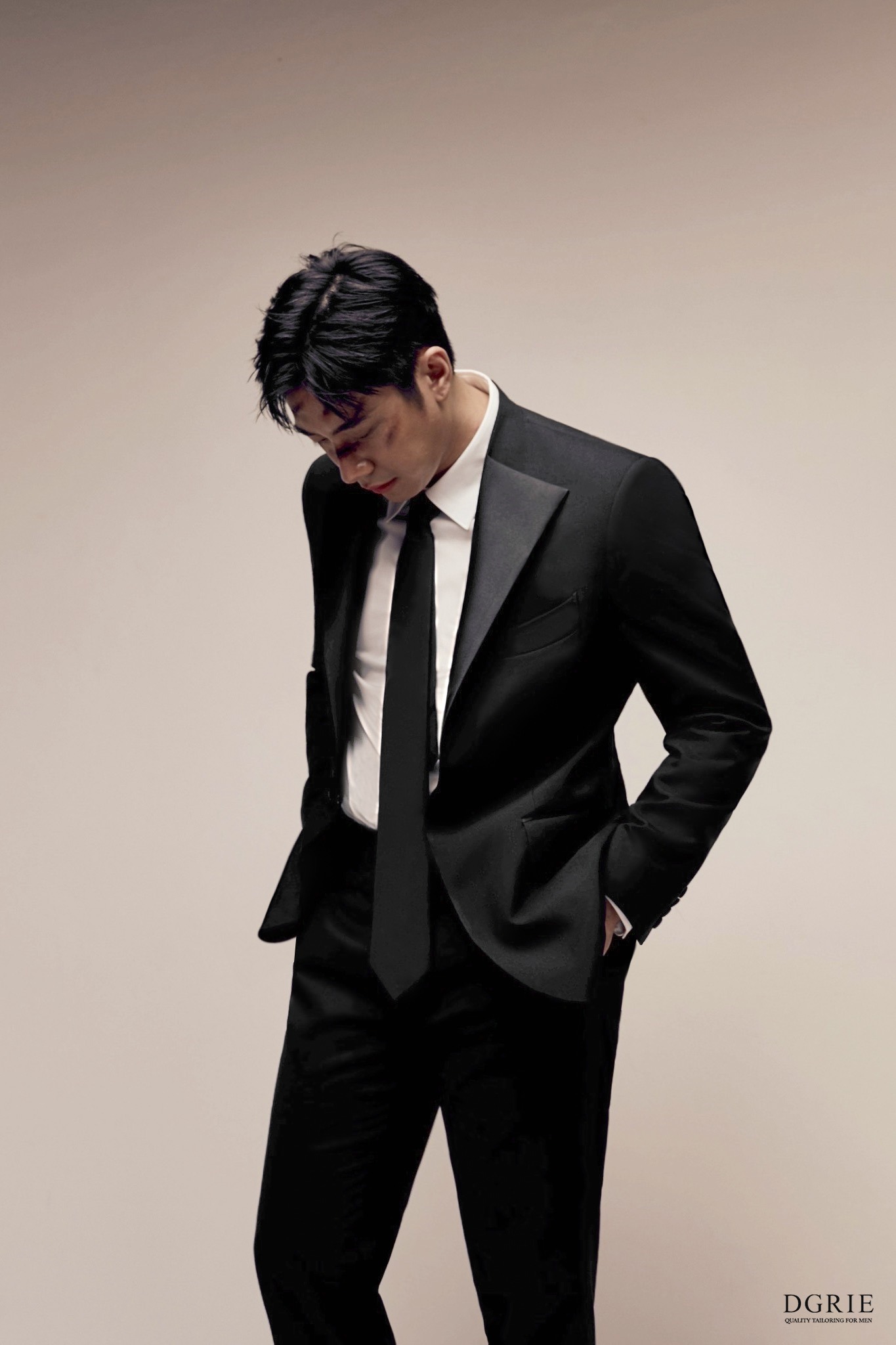 DGRIE Spotlight : แจม รชตะ Unstructured Lapel Tuxedo