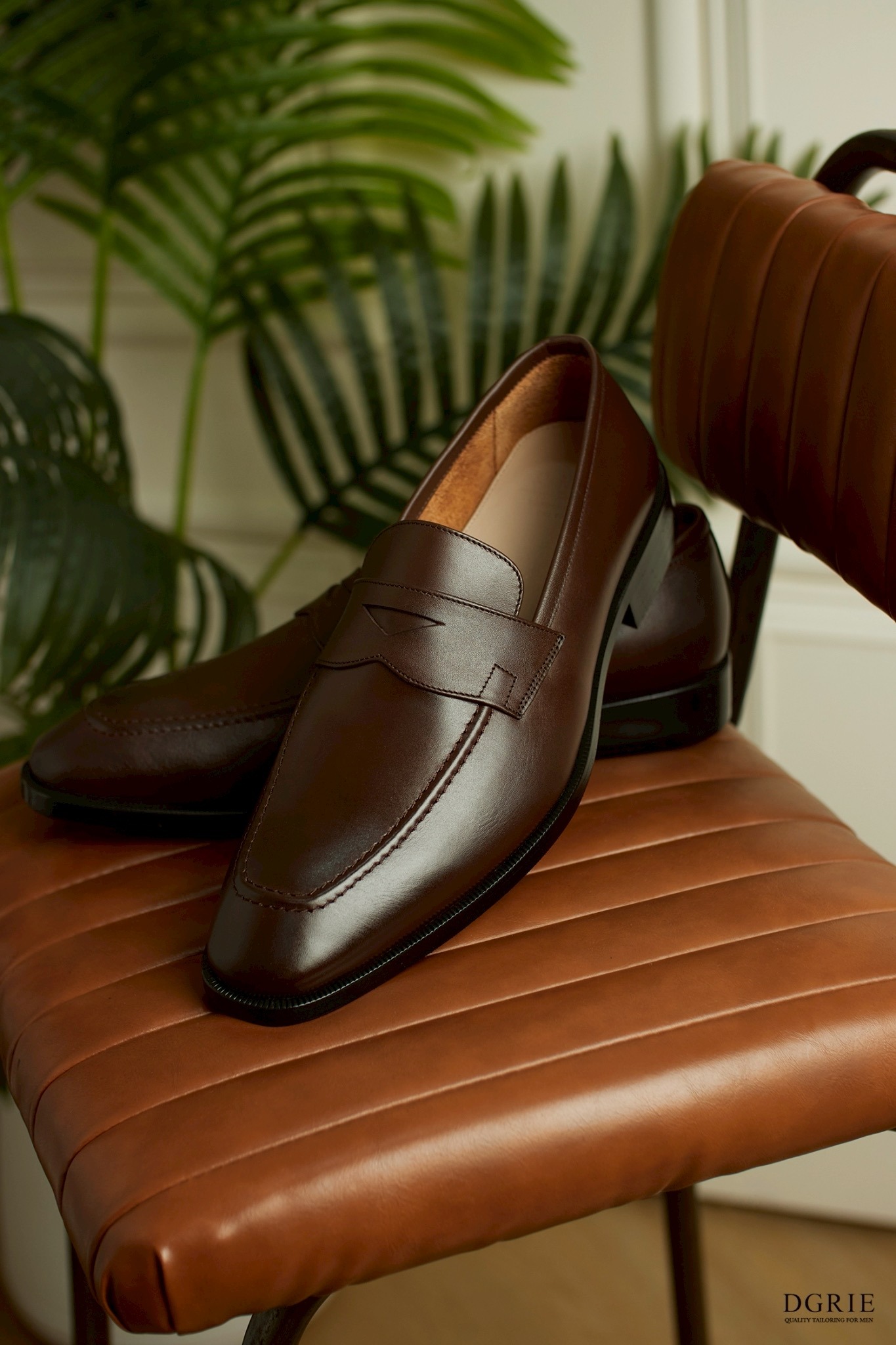 รองเท้าหนัง โลฟเฟอร์ Premium Penny Loafer Dark Brown Shoes